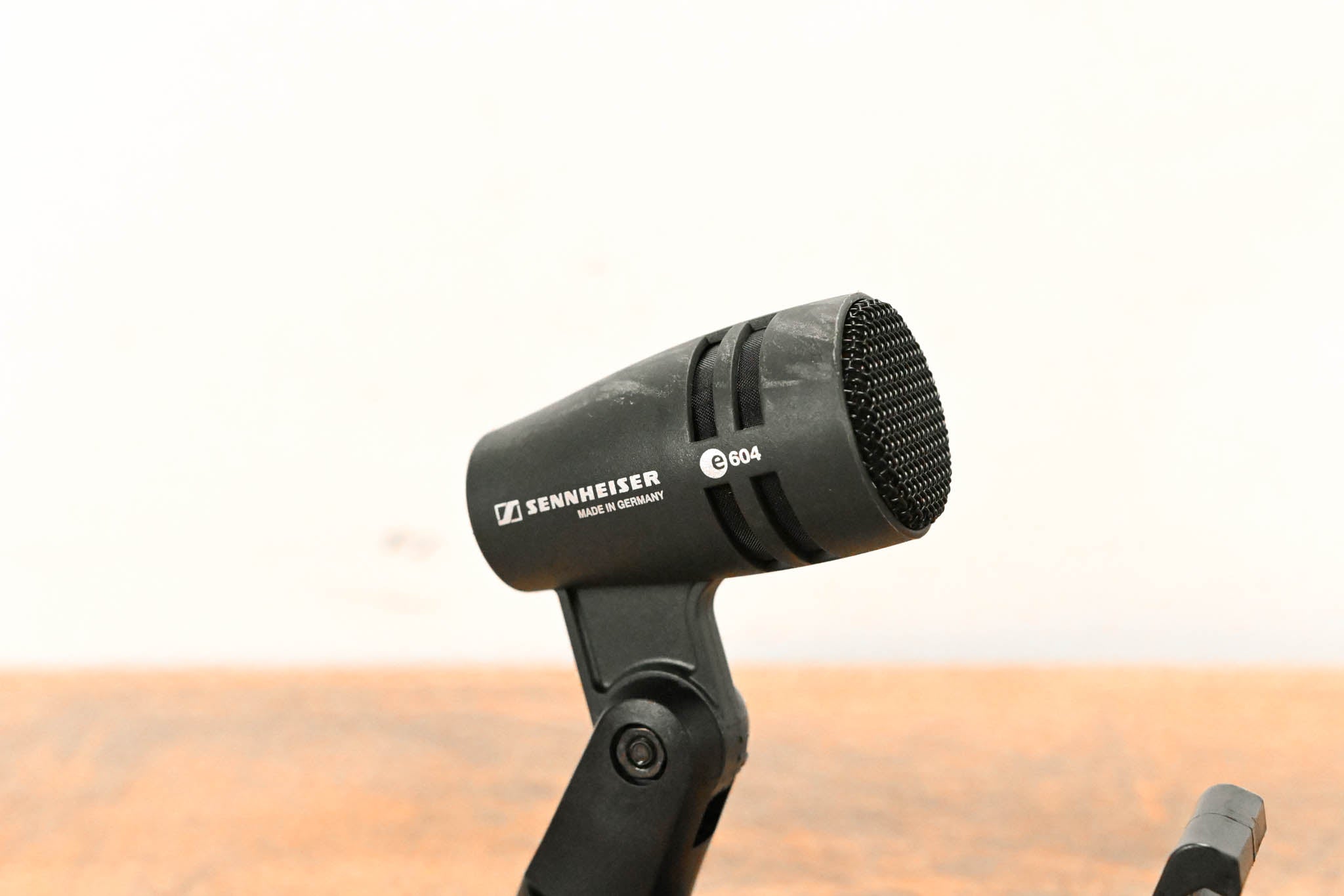 Sennheiser e 604 Dynamic Cardioid Instrument Microphone