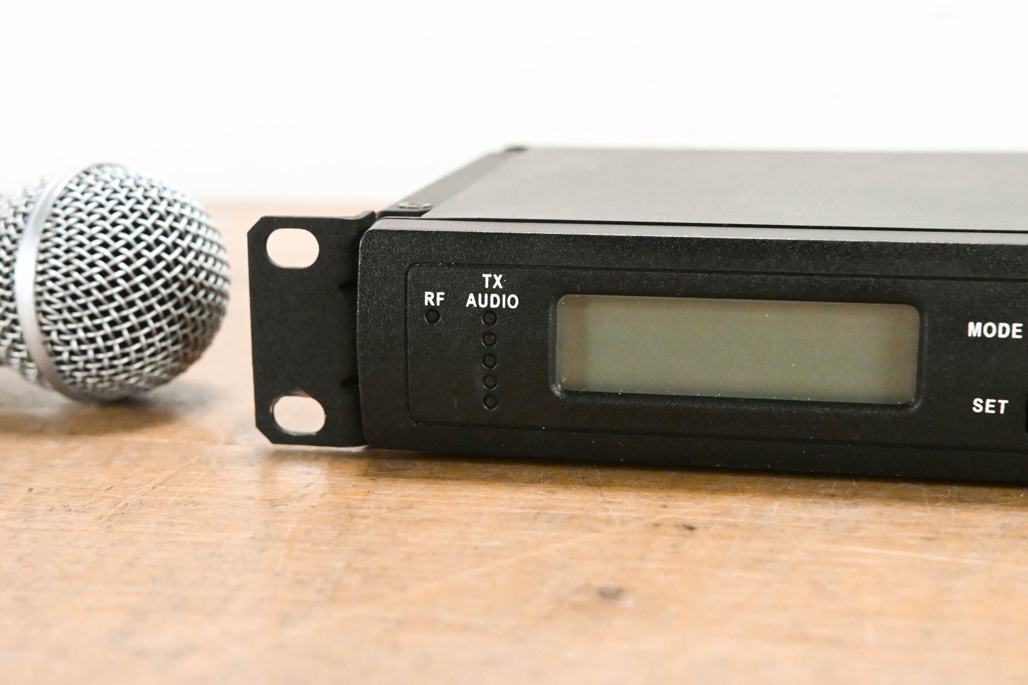 Shure ULXS24/58 Handheld Wireless System - 662-698 MHz (NO POWER SUPPLY)
