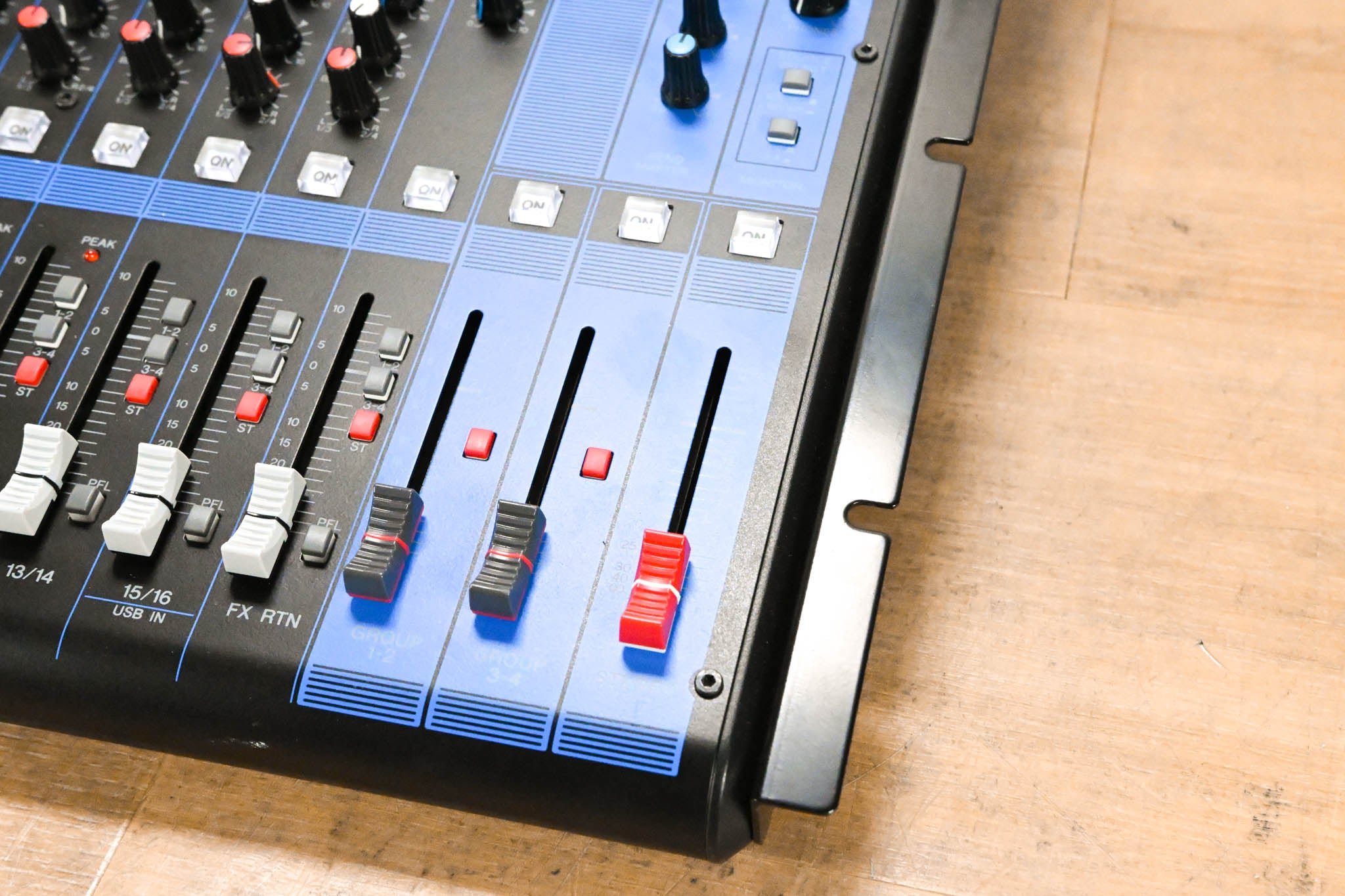 Yamaha MG16XU 16-Channel Mixer with USB and Effects