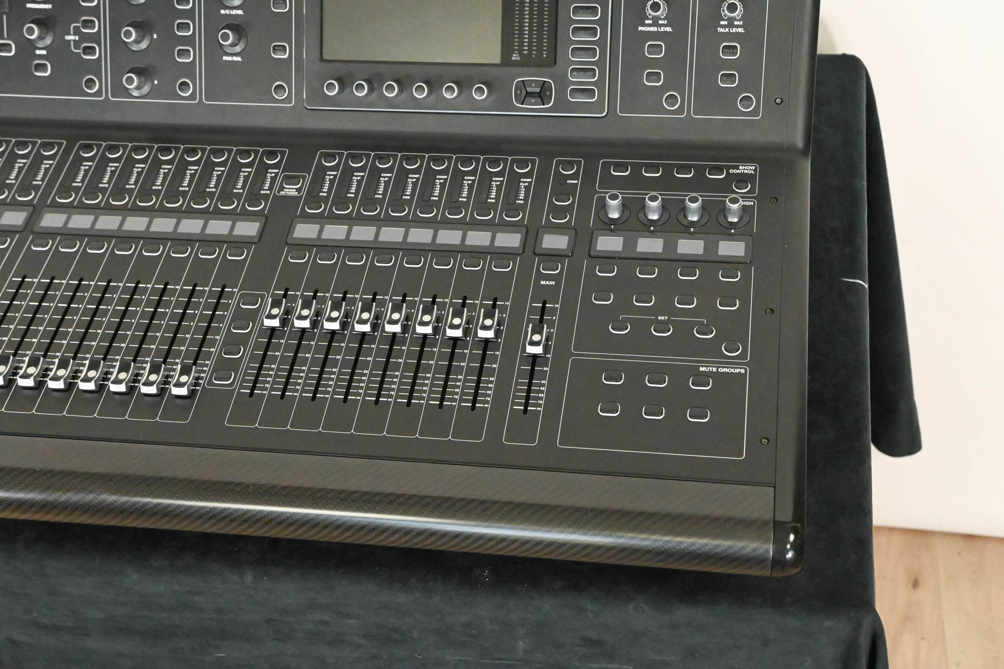 Midas M32 40-Channel Digital Audio Mixing Console
