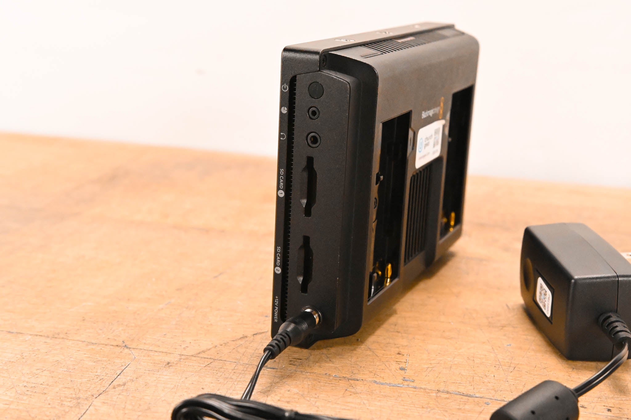 Blackmagic Design Video Assist 7" 12G-SDI/HDMI HDR Recording Monitor