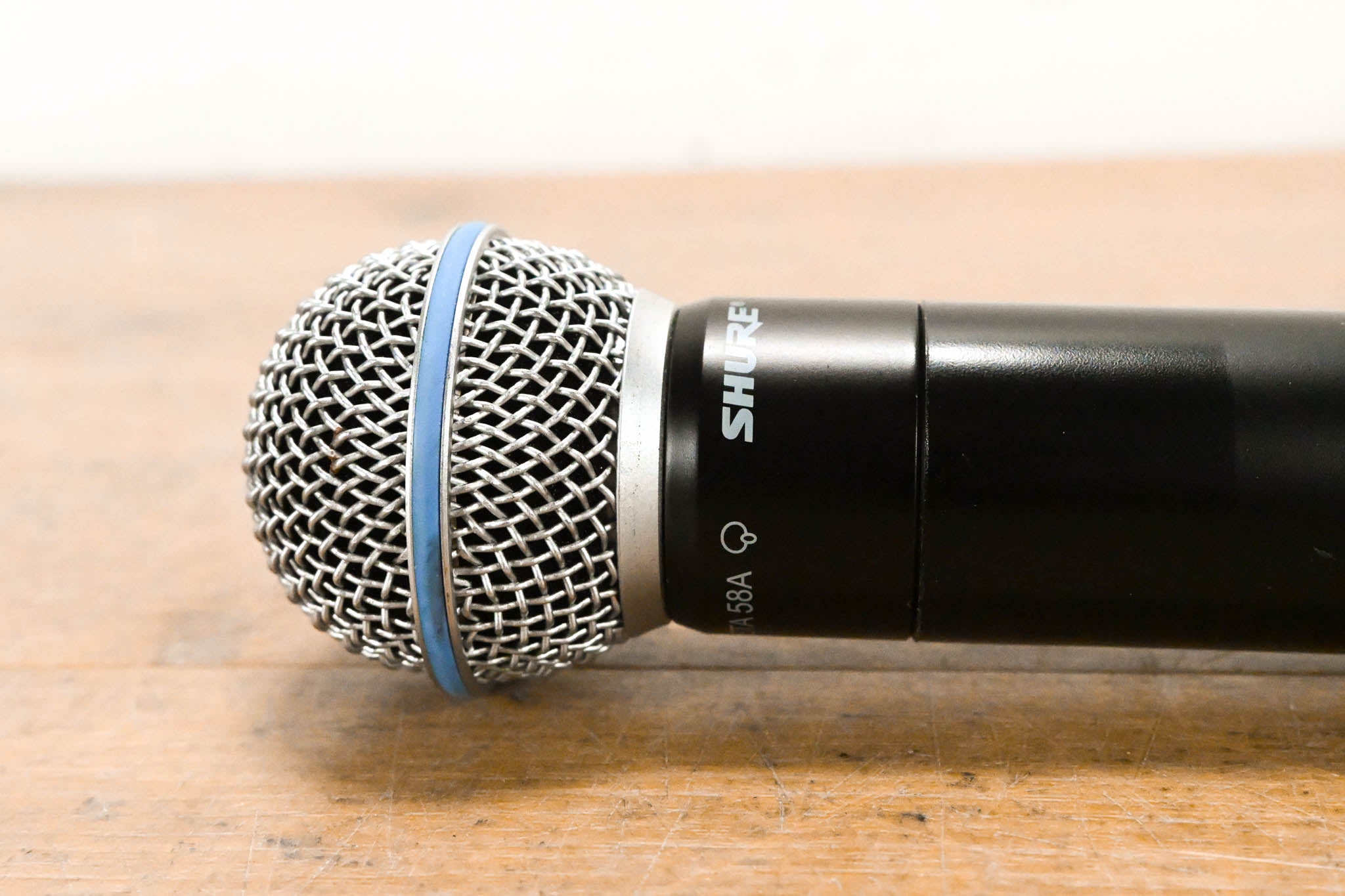 Shure PGX24/BETA58A Handheld Wireless System - L5 Band: 644-662 MHz