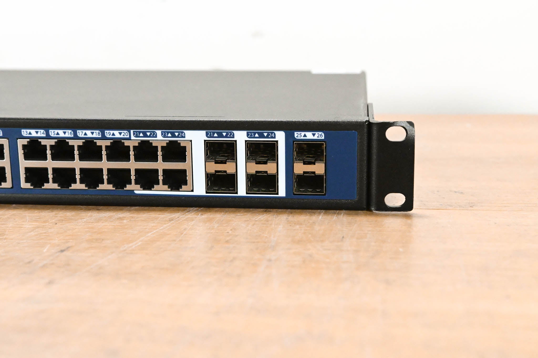 Luminex Gigacore 26i Gigabit Ethernet Switch