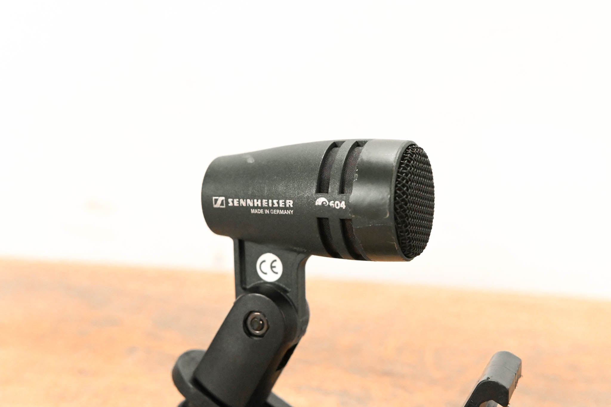 Sennheiser e 604 Dynamic Cardioid Instrument Microphone
