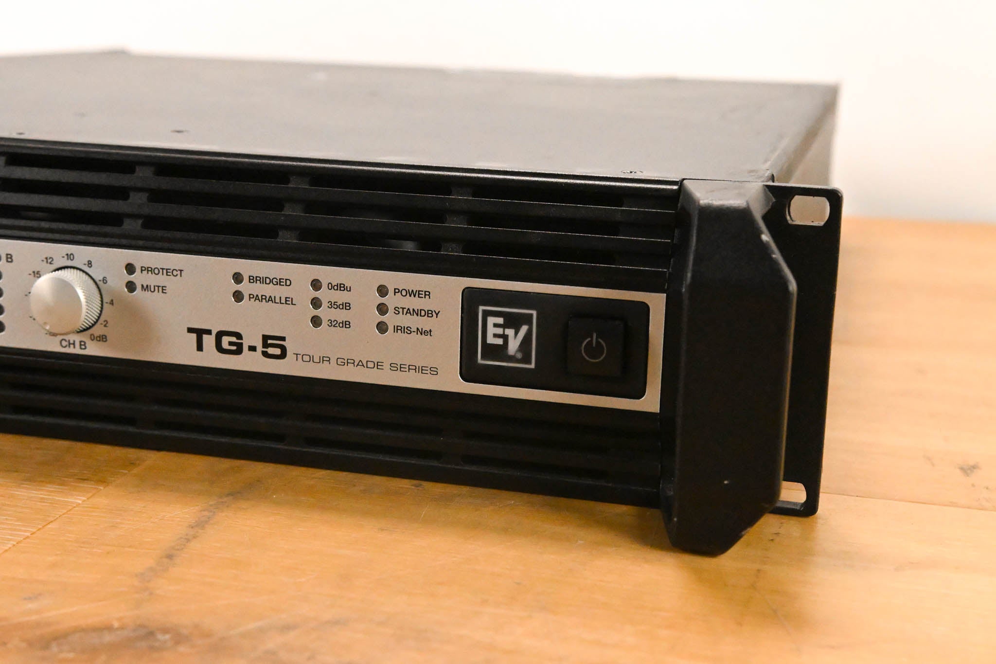 Electro-Voice (EV) TG-5 120V 2-Channel Tour Grade Power Amplifier