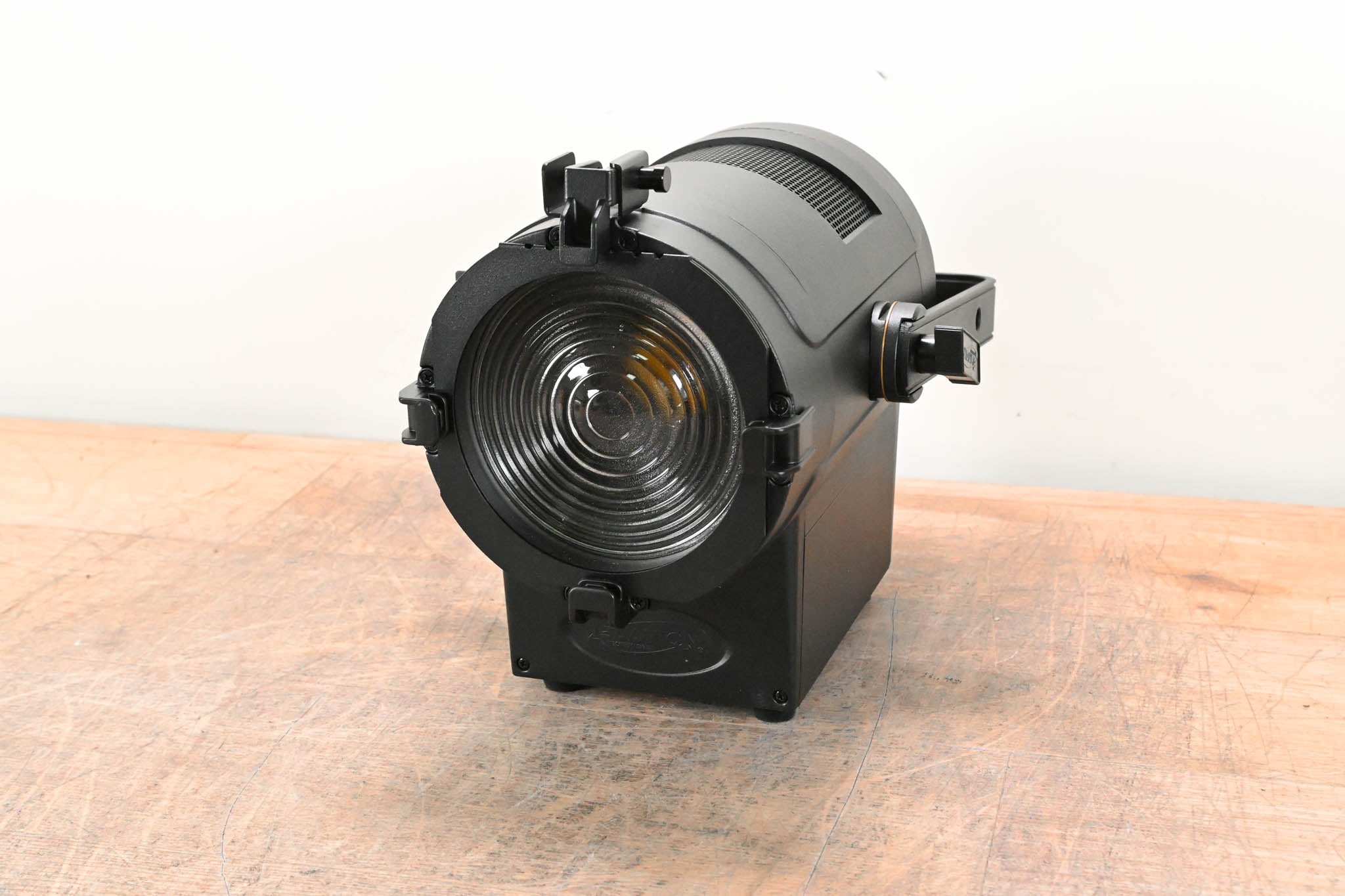Elation KL Fresnel 6 CW 150W Cool White LED 6" Fresnel with Zoom