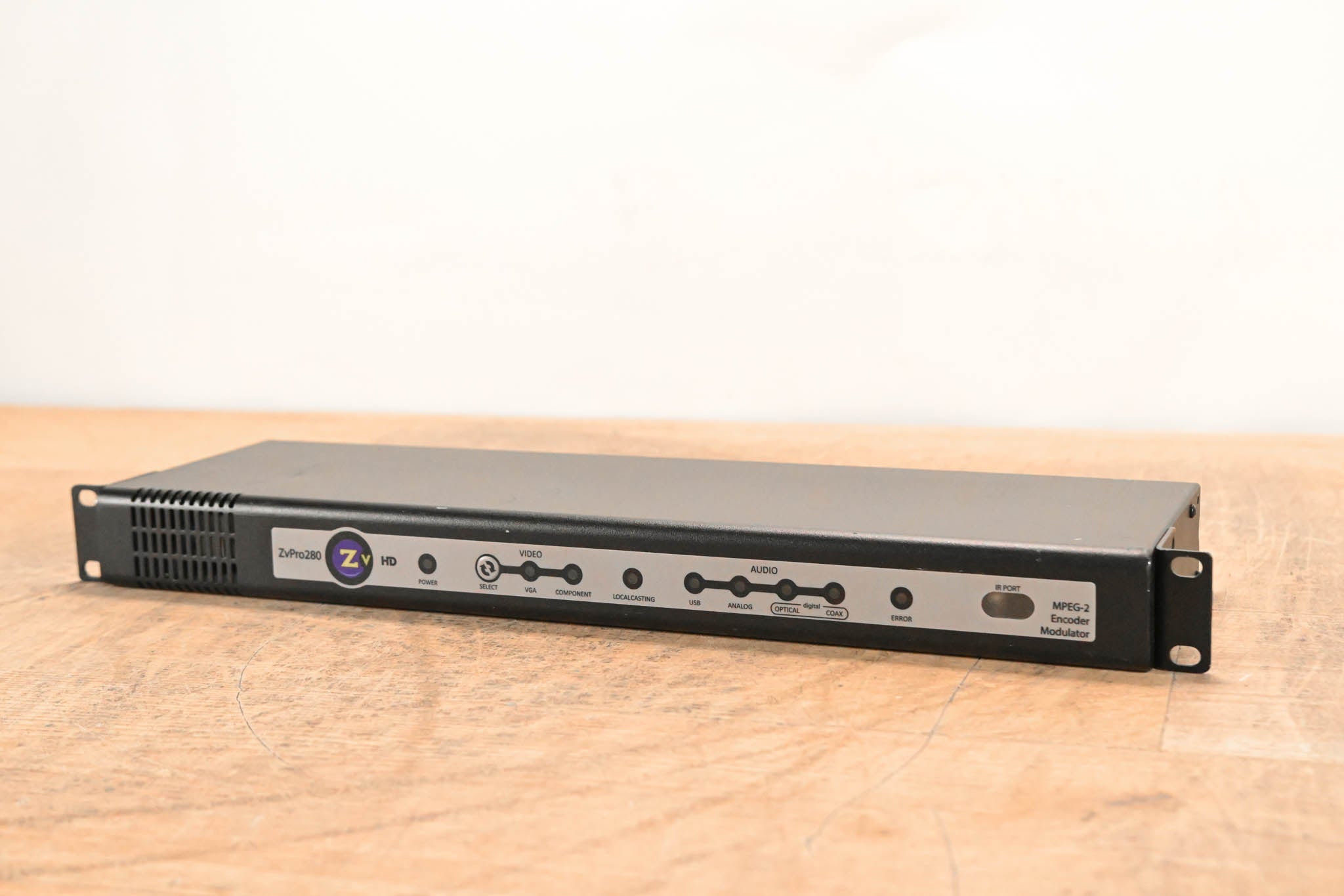 ZeeVee ZvPro 280 MPEG-2 Encoder Modulator