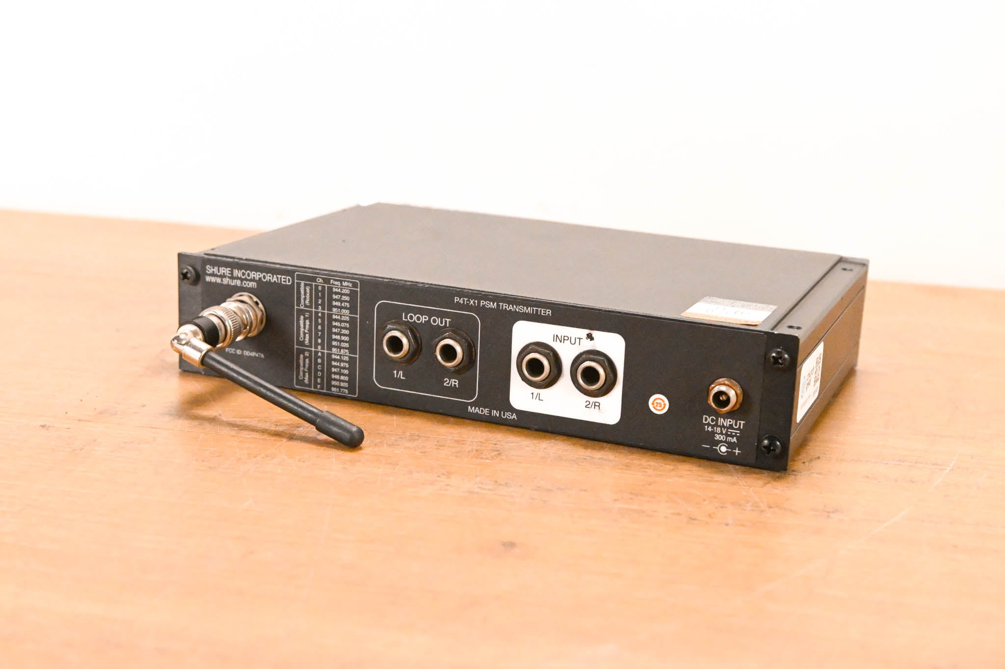 Shure PSM 400 In-Ear Monitoring System - X1 Band (NO POWER SUPPLY)