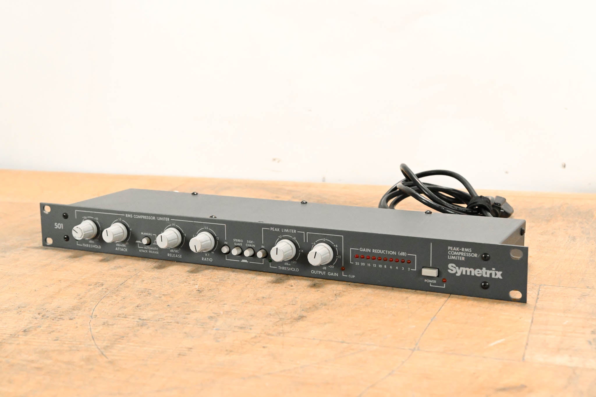 Symetrix 501 Peak-RMS Compressor/Limiter