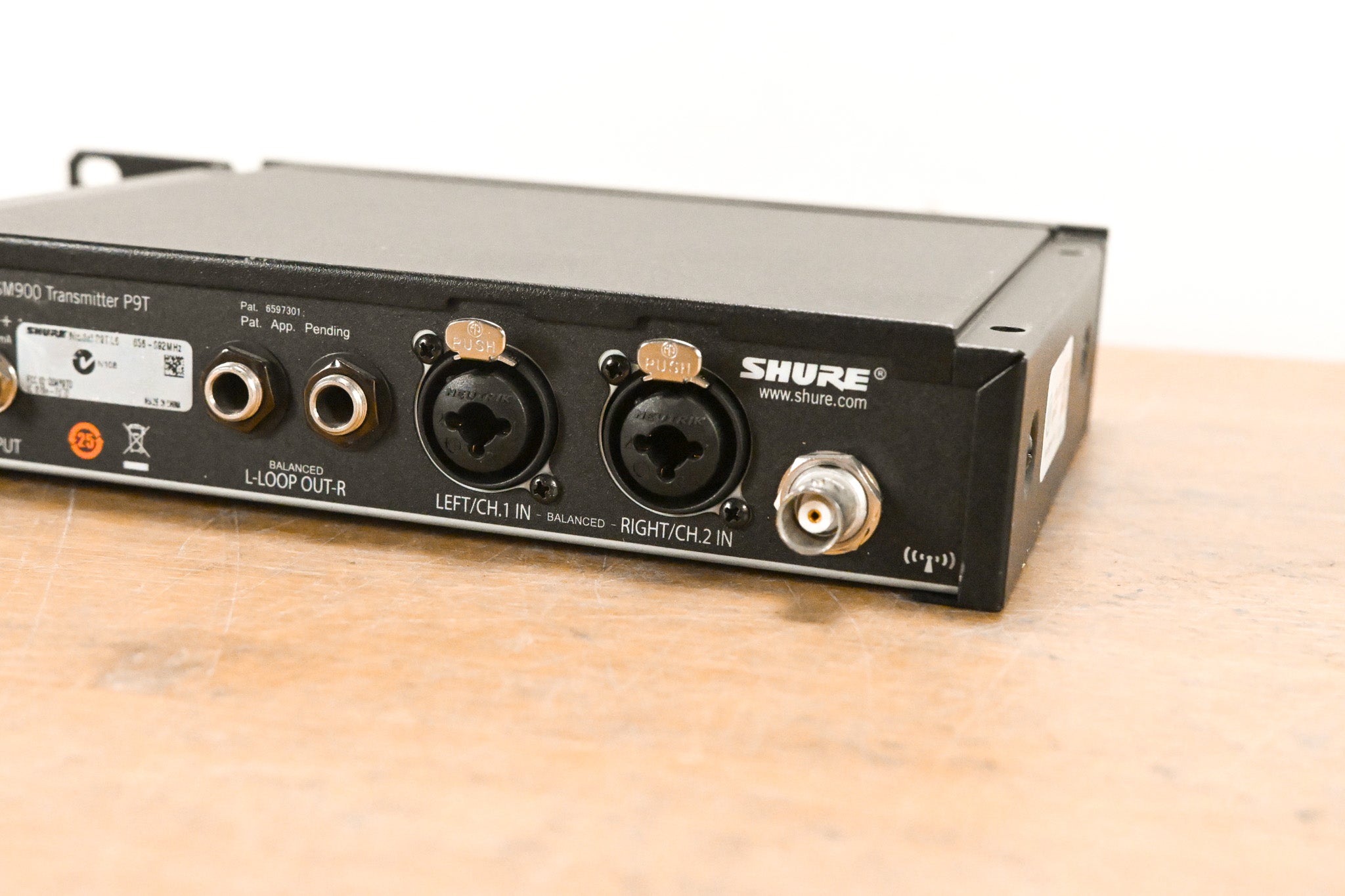 Shure PSM 900 Wireless IEM System L6 Band: 656-692 MHz (NO POWER SUPPLY)