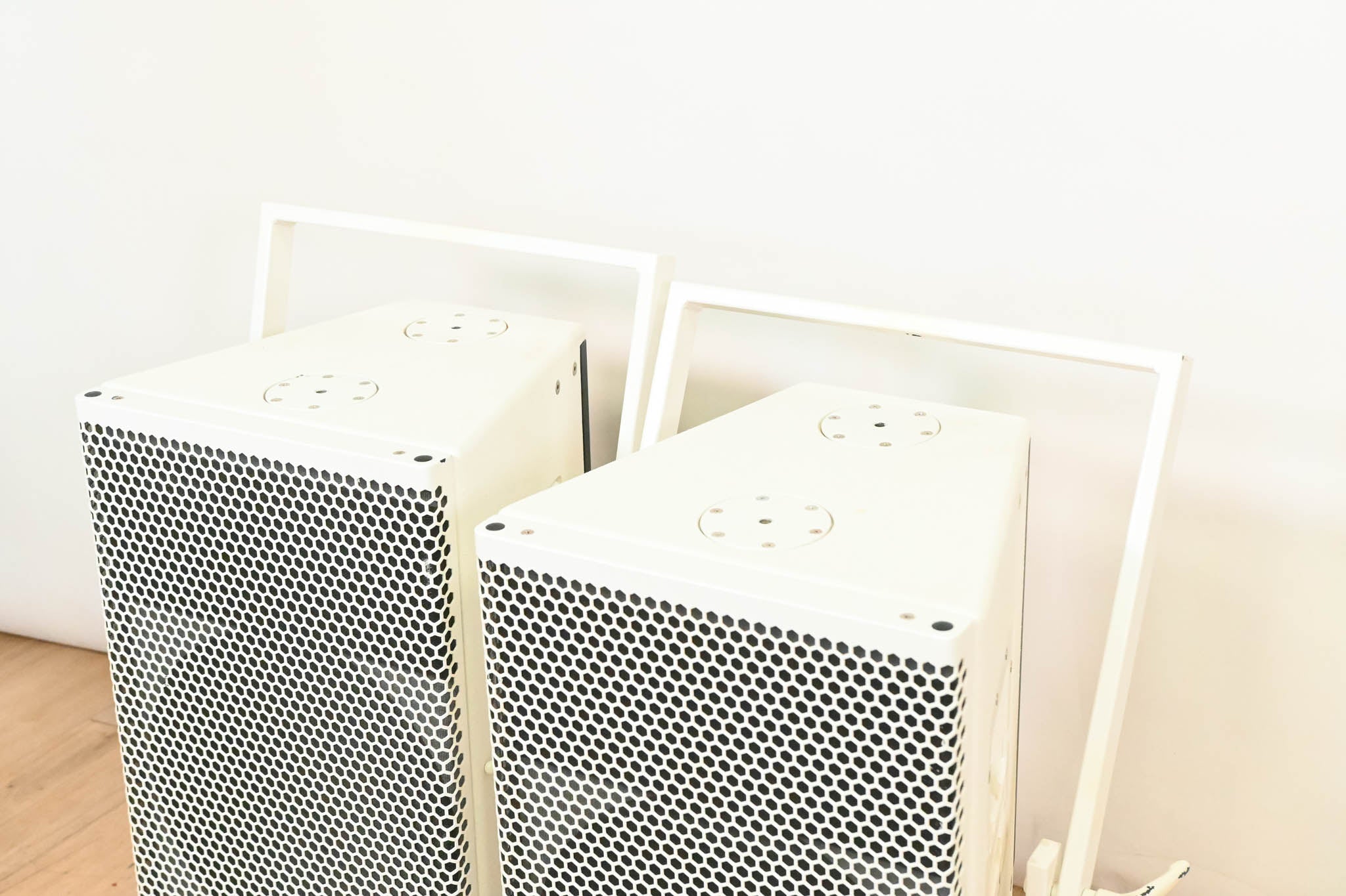 Meyer Sound UPA-1P Compact Wide Coverage Loudspeaker - WHITE (PAIR)