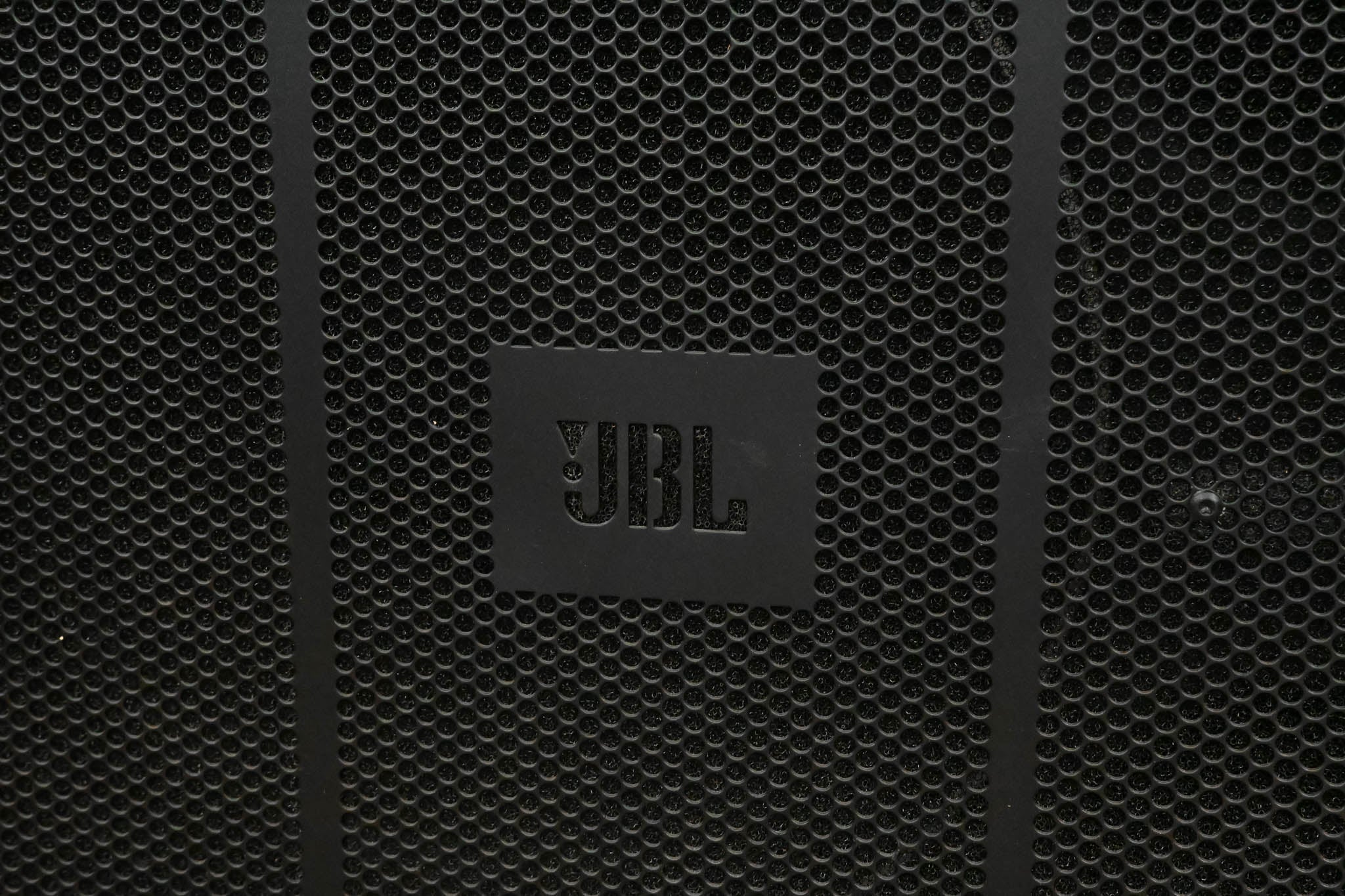 JBL VT4881A Compact Arrayable 18" Subwoofer