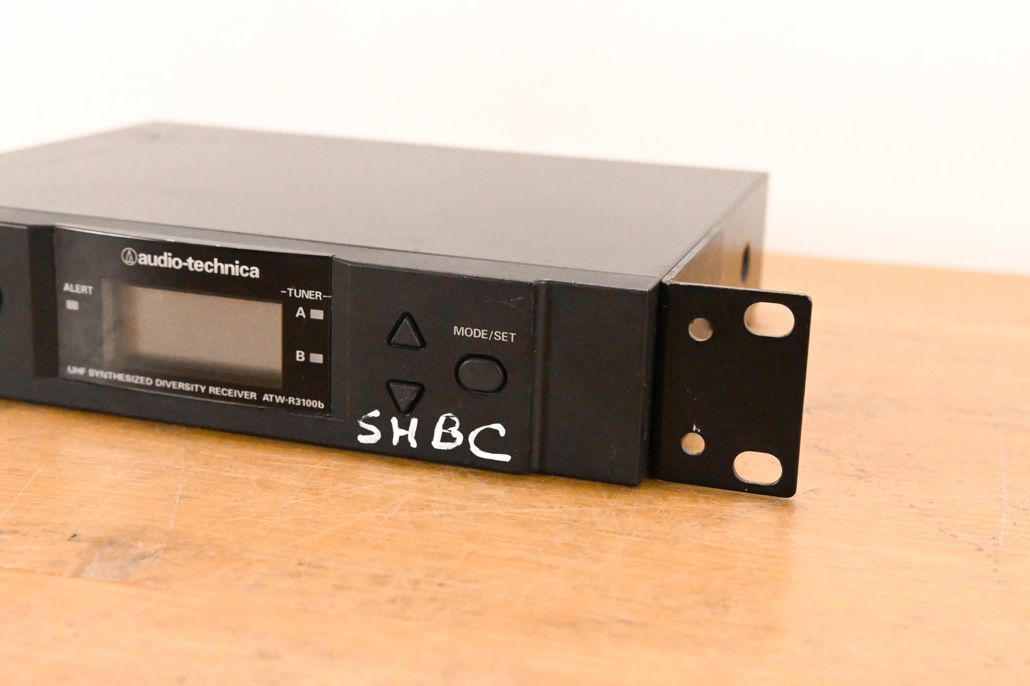 Audio-Technica ATW-R3100bC Receiver w/AEW-T4100 Mic: 541-566MHz (NO PSU)