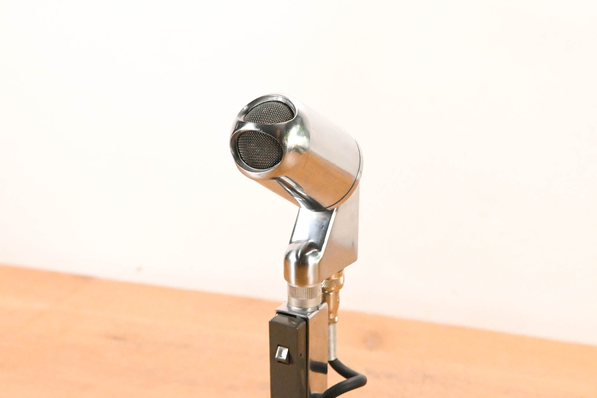 Electro-Voice (EV) 638 General Purpose Dynamic Microphone