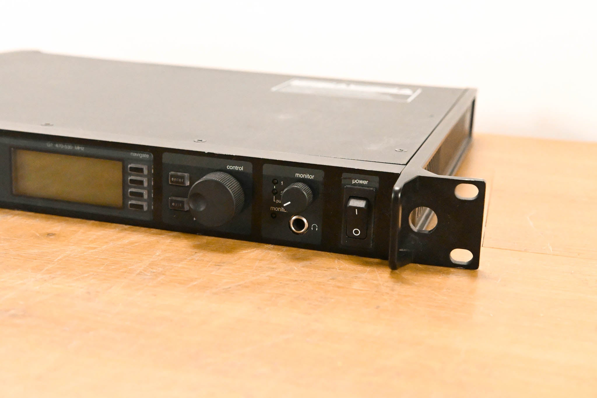 Shure UR4D Dual Wireless Receiver - G1 Band - 470-530 MHz