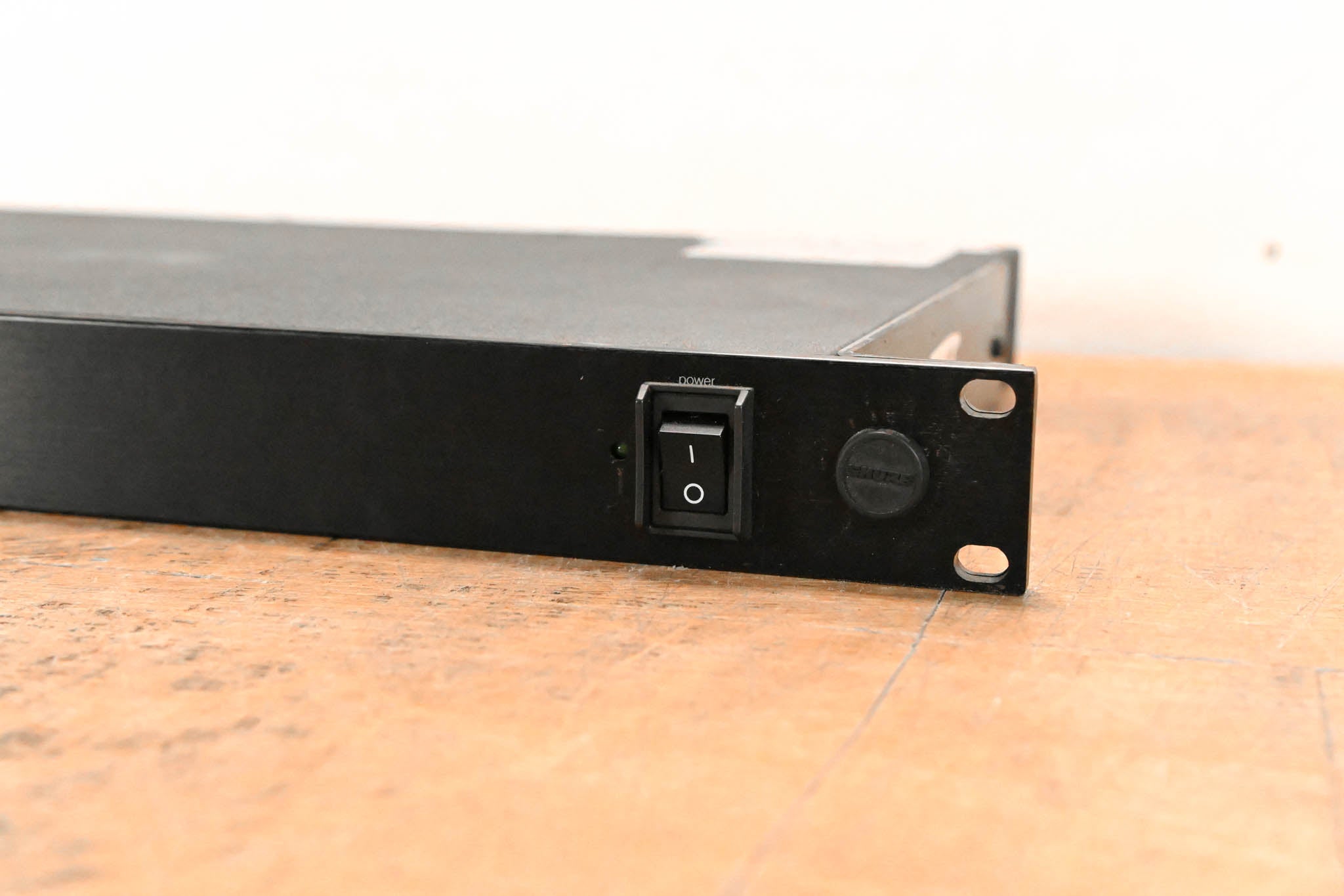 Shure UA845US Wideband UHF Antenna/Power Distribution System