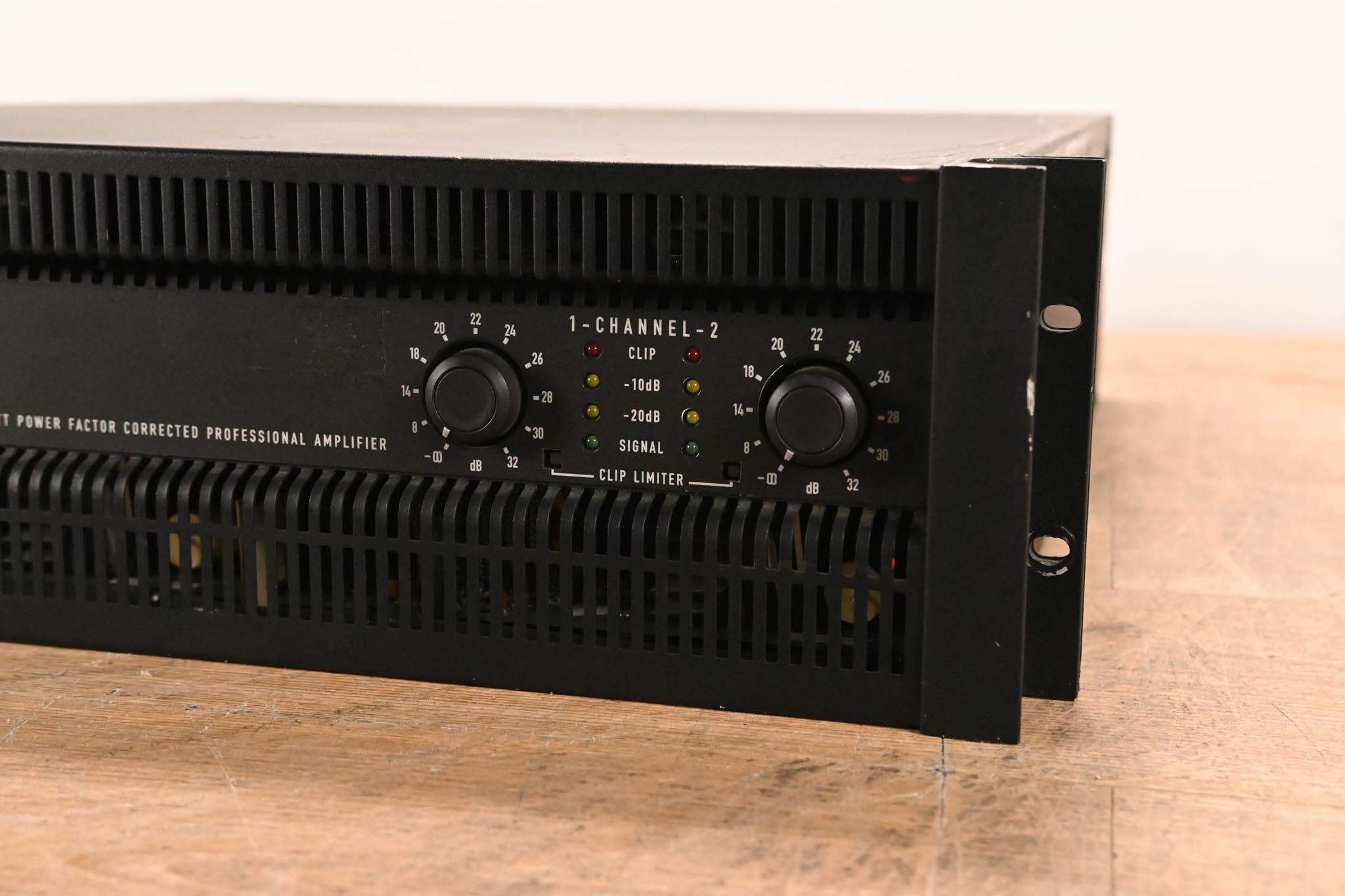 QSC PowerLight 6.0 2-Channel Power Amplifier