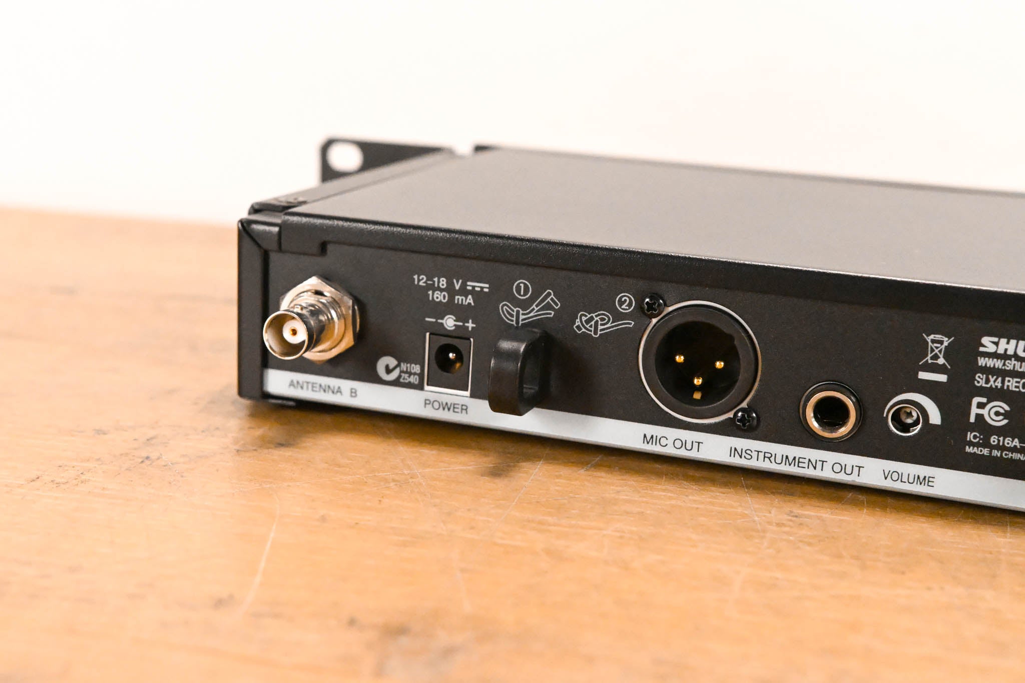 Shure SLX14 Bodypack Wireless System - G4 Band (NO POWER SUPPLY)