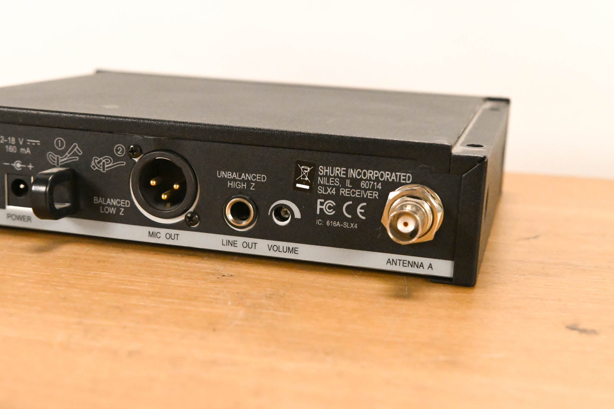 Shure SLX14 Bodypack Wireless System - J3 Band (NO POWER SUPPLY)
