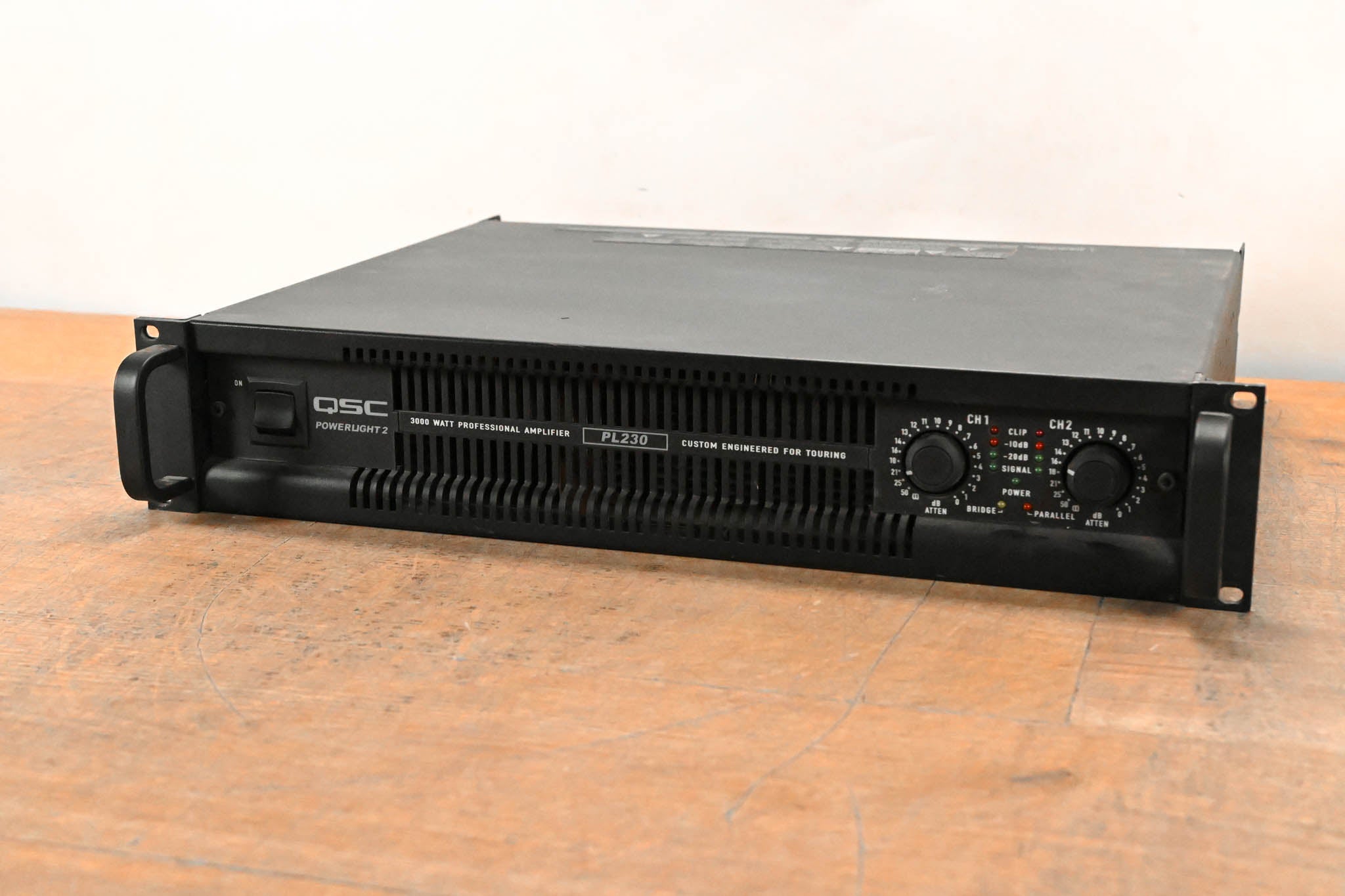 QSC PL230 PowerLight 2 Series 2-Channel 1500W Power Amplifier