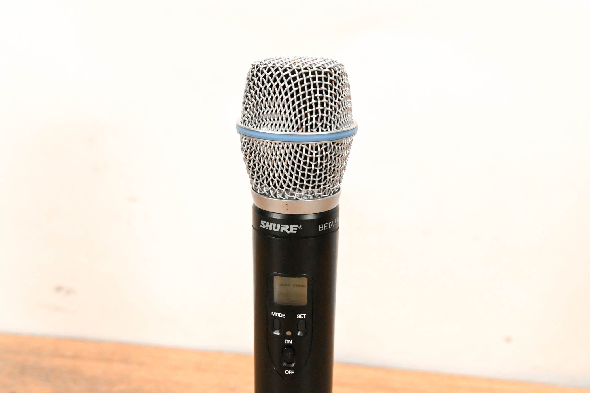 Shure ULX2/BETA87A Wireless Handheld Transmitter - J1 Band: 554-590 MHz