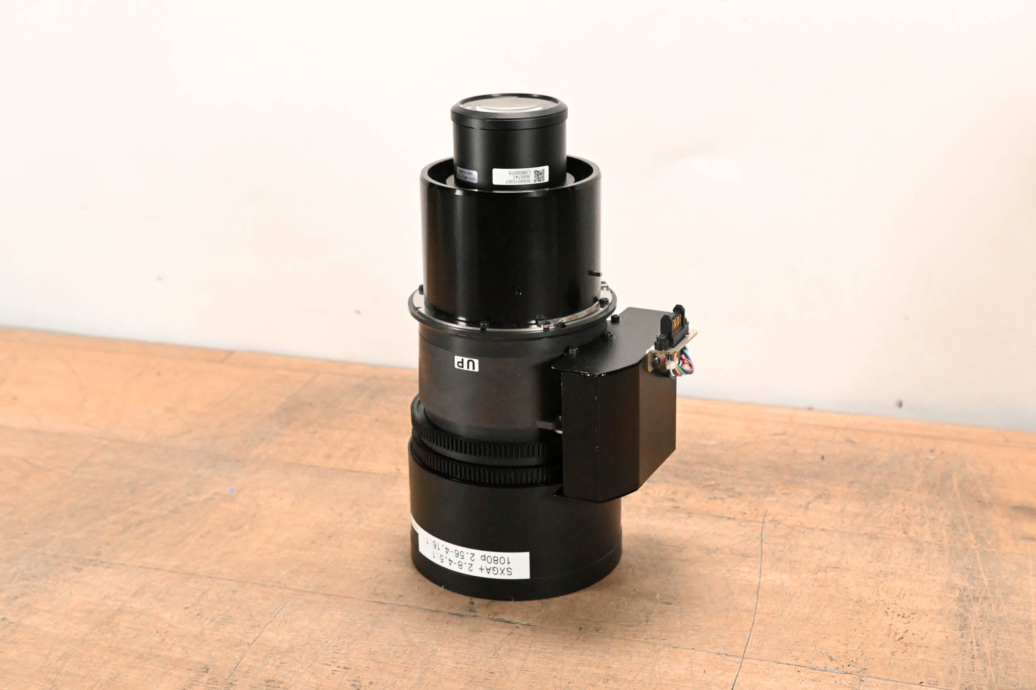 Digital Projection 105-612A SXGA+ 2.8-4.5:1 1080p 2.56-4.16:1 Zoom Lens