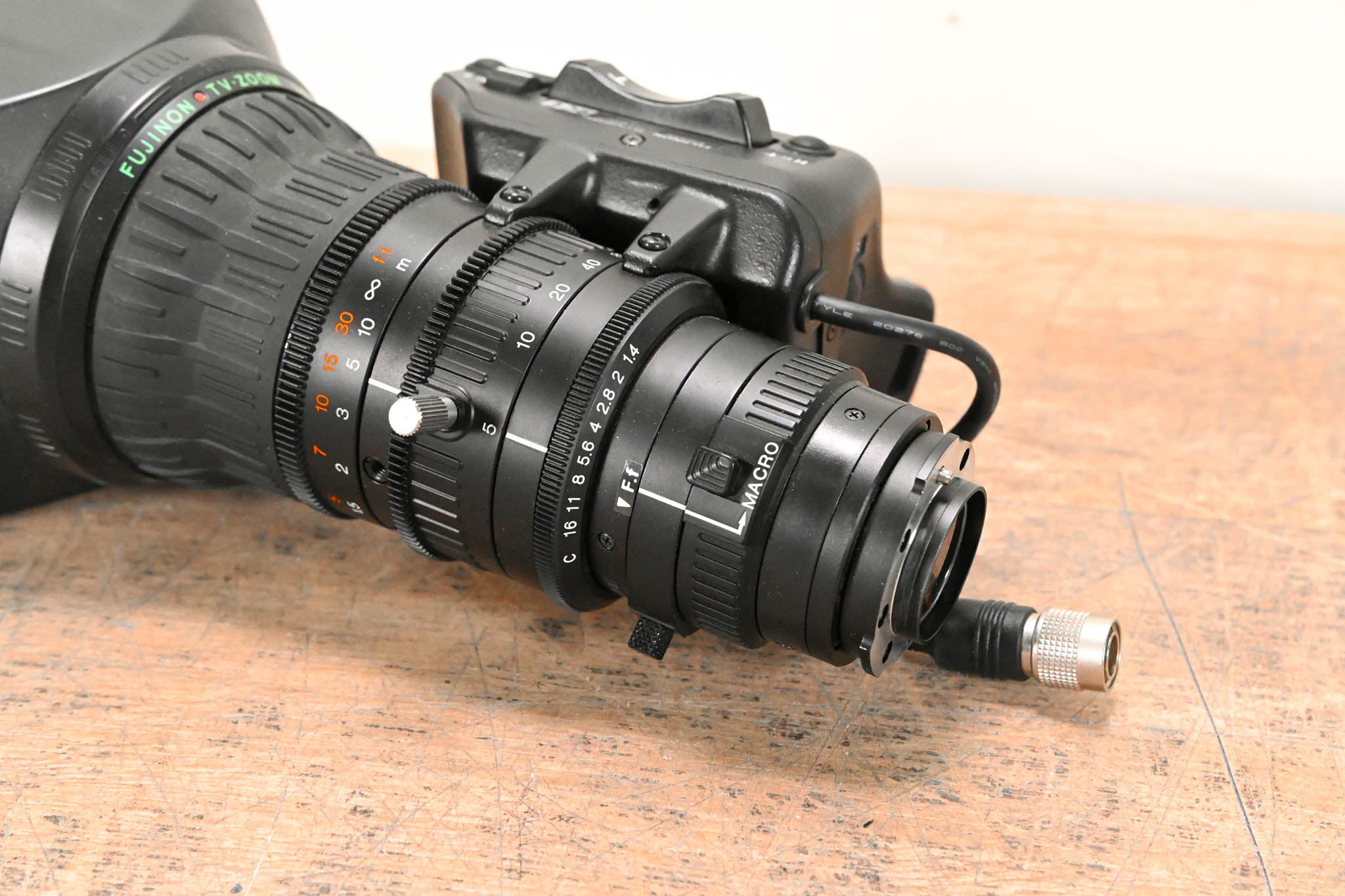 Fujinon Th17x5BRMU Broadcast Zoom Lens - 1:1.4/5-85mm