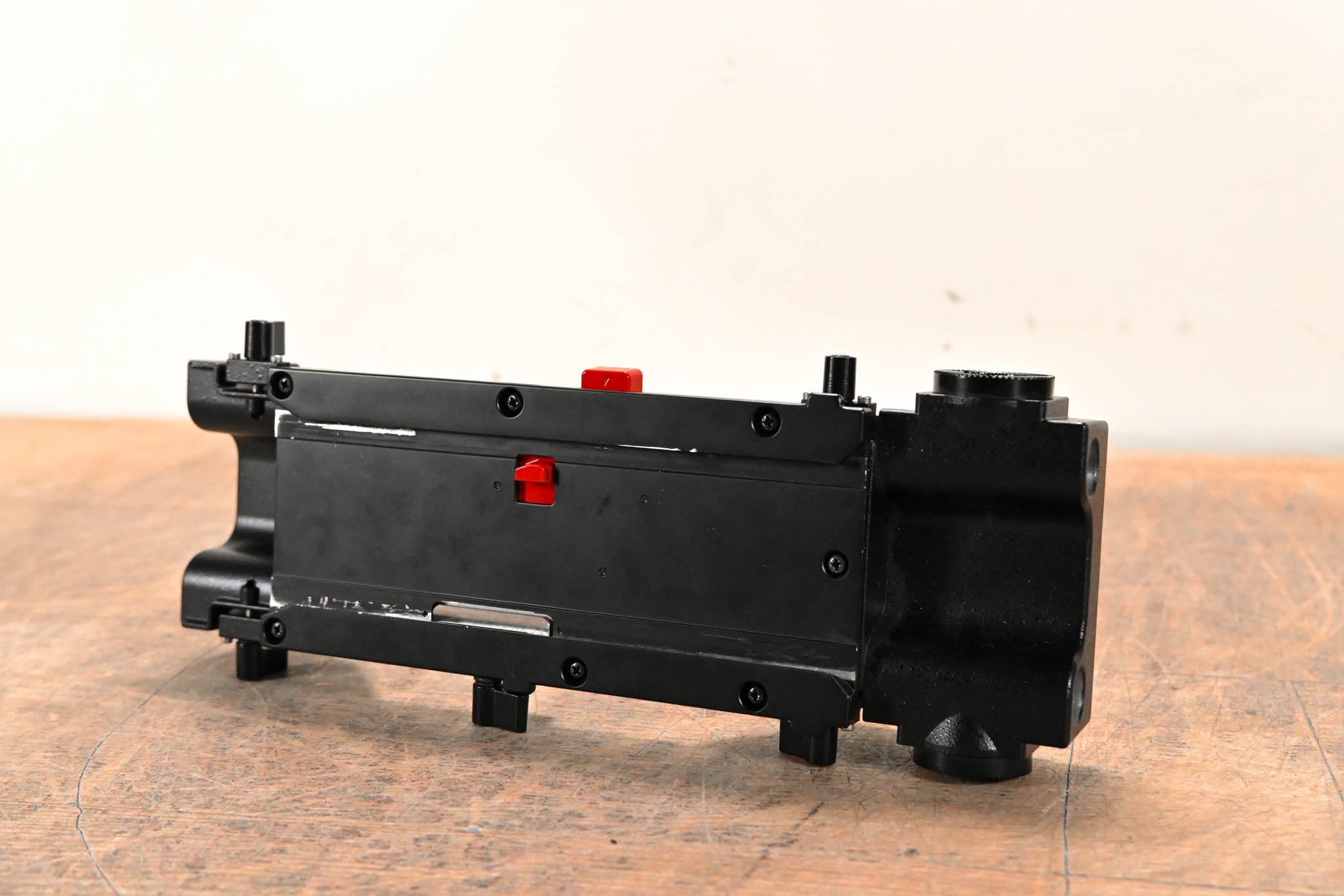 Panasonic AU-VSHL2G Cinema-Style Shoulder Mount for VariCam LT
