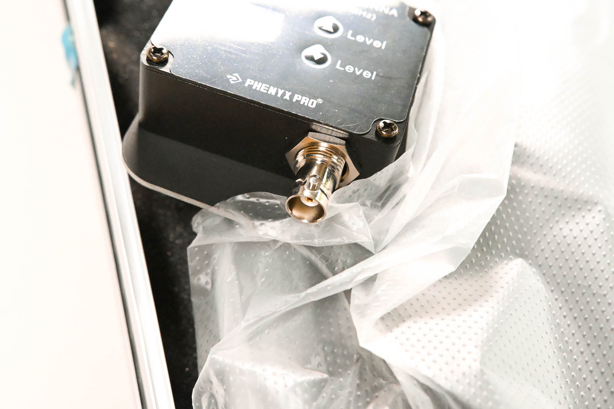 Phenyx Pro PAS-225X Antenna Distribution System Bundle for UHF Systems