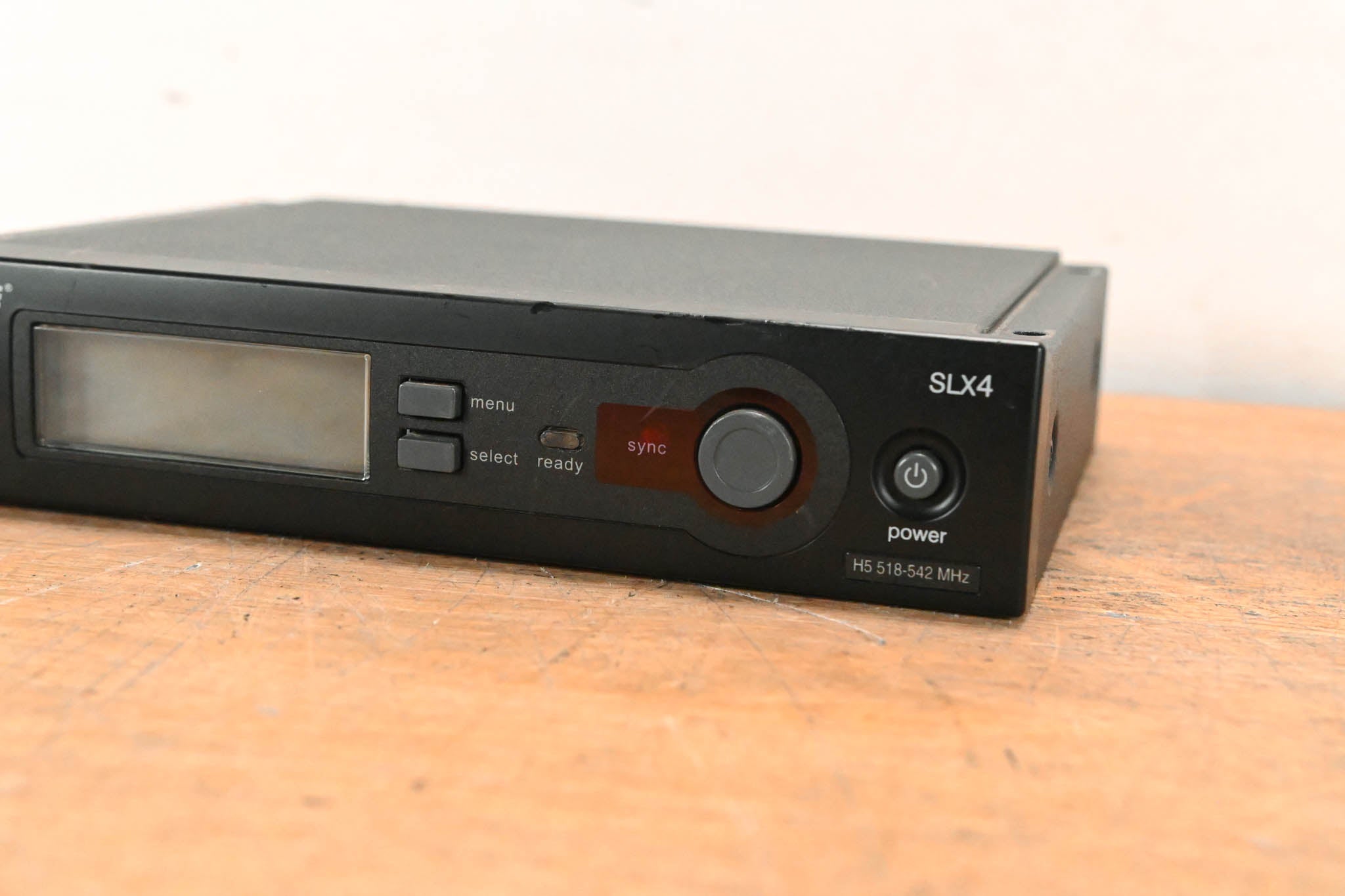 Shure SLX4 Wireless Receiver - H5 Band: 518-542 MHz (NO POWER SUPPLY)