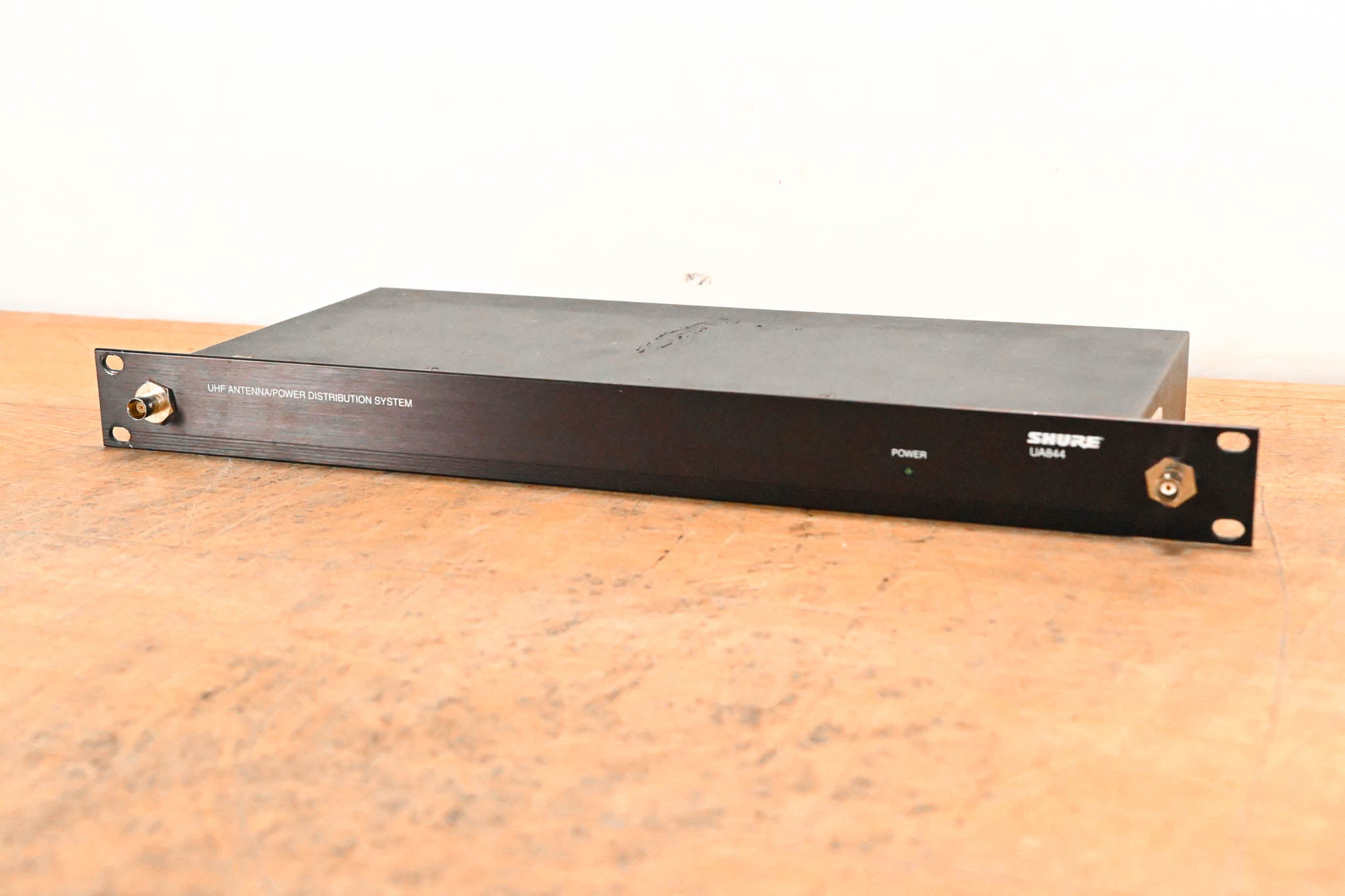 Shure UA844 Antenna Distribution System - 500-900 MHz (NO POWER SUPPLY)