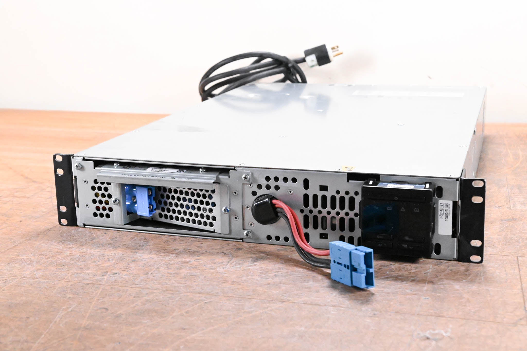 APC SMT2200RM2U Line Interactive 2200VA Smart-UPS