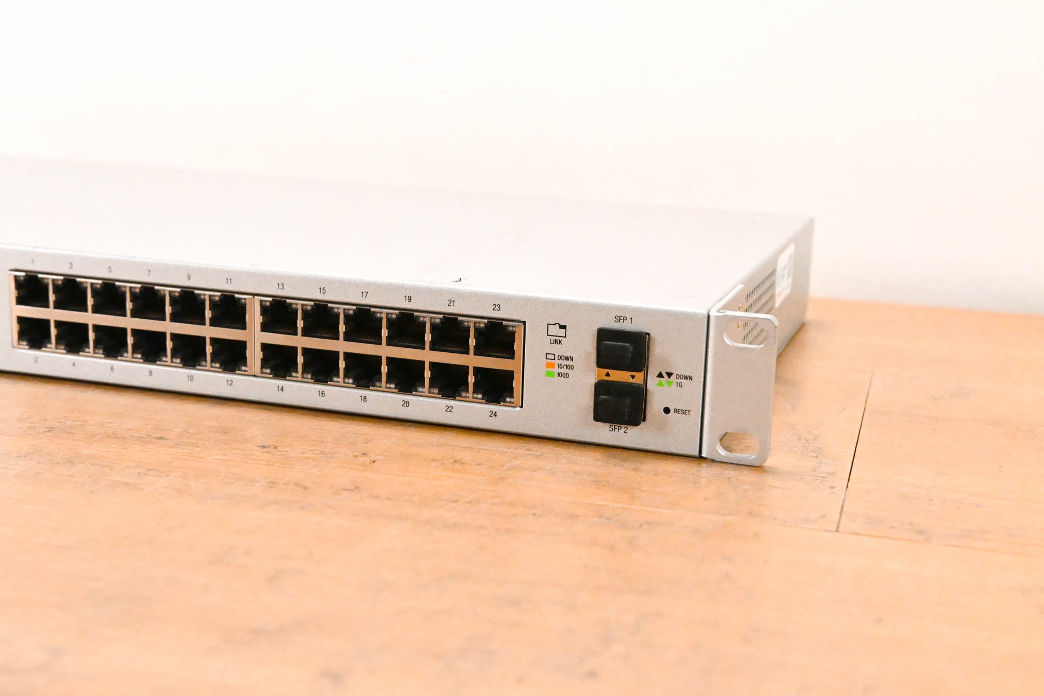 Ubiquiti UniFi US-24 Switch 24 24-Port Gigabit Ethernet Switch
