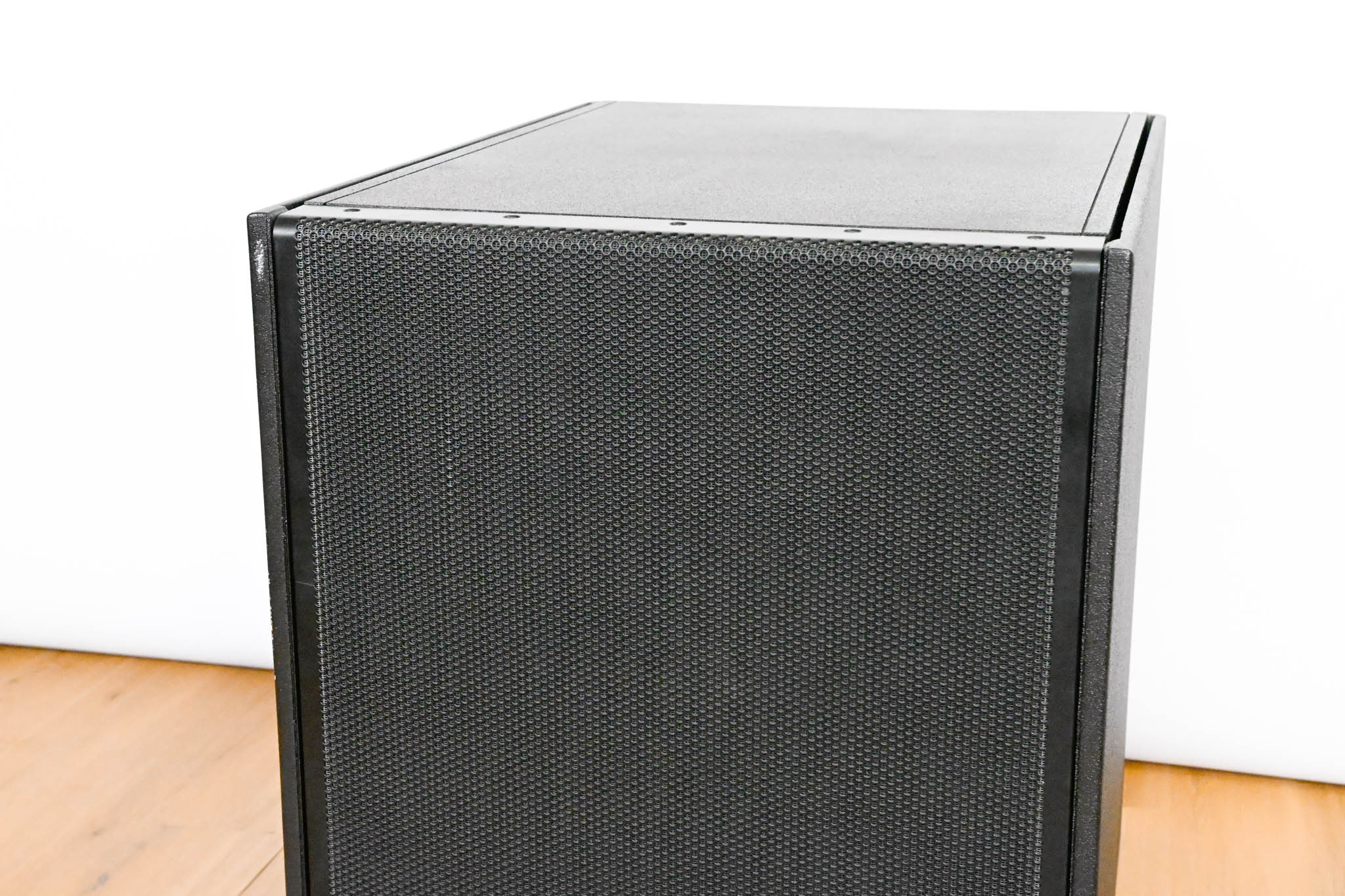 Electro-Voice (EV) EVA-2151D Dual 15" Passive Line Array Subwoofer