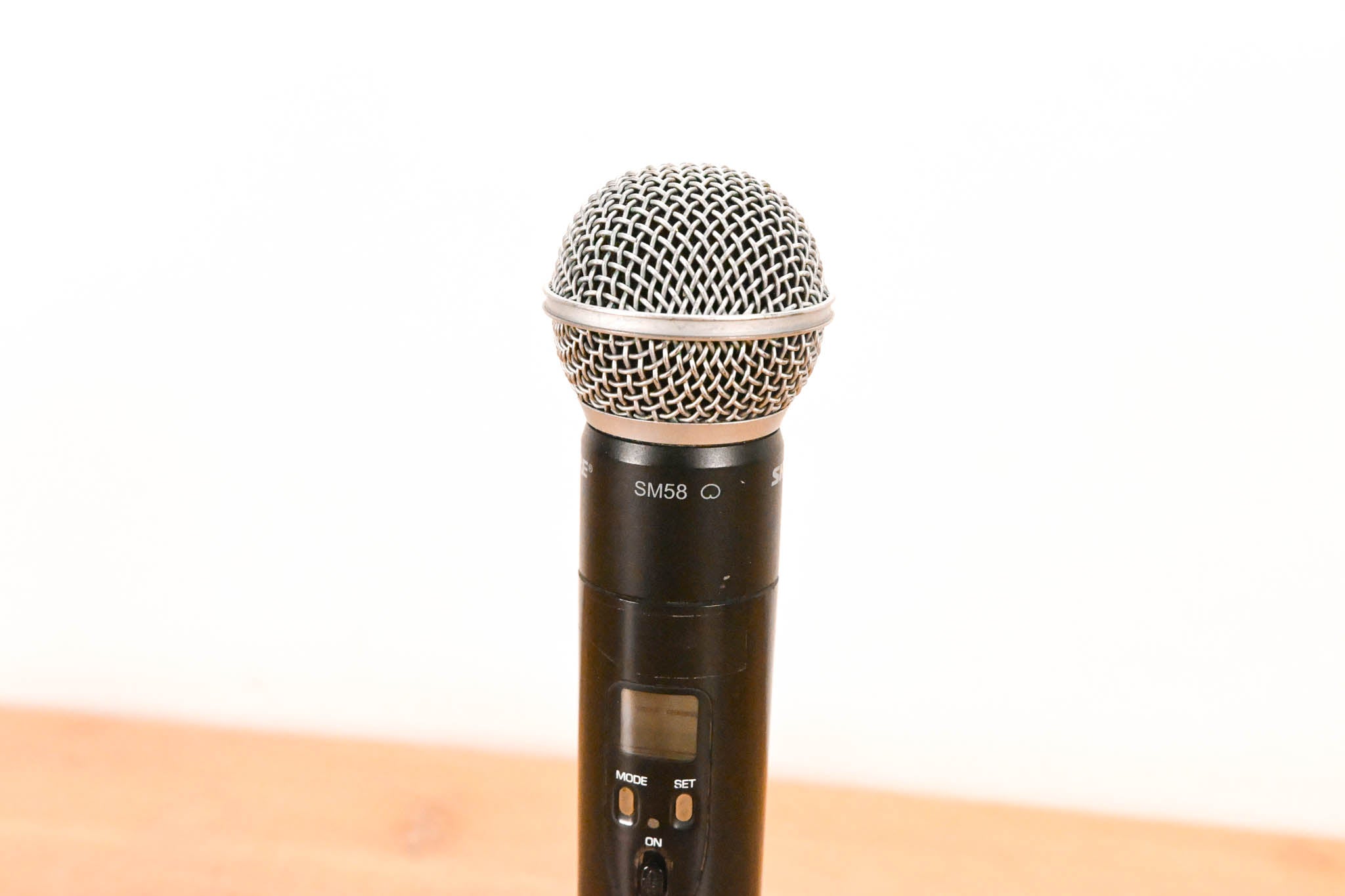 Shure ULXS24/58 Handheld Wireless System - J1 Band (NO POWER SUPPLY)