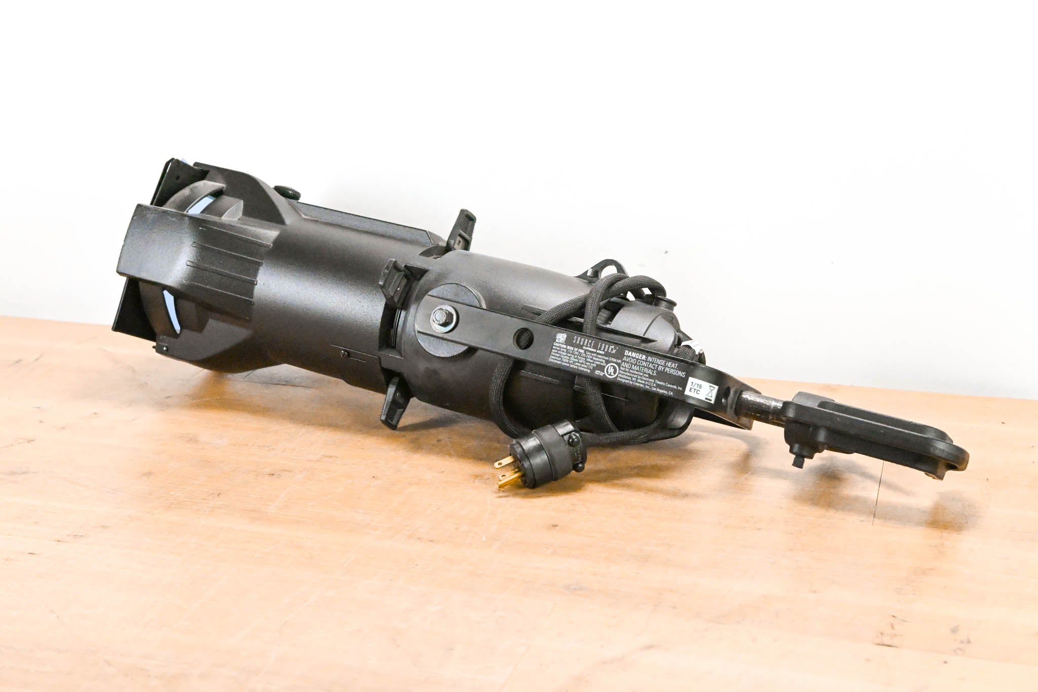 ETC Source Four Jr 26 Degree 575 Ellipsoidal Light