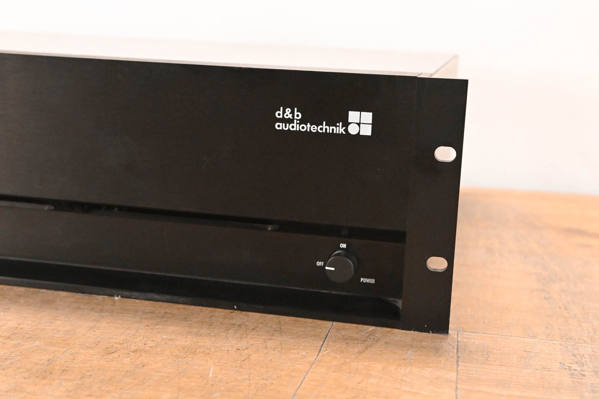 d&b audiotechnik D12 Dual-Channel Power Amplifier