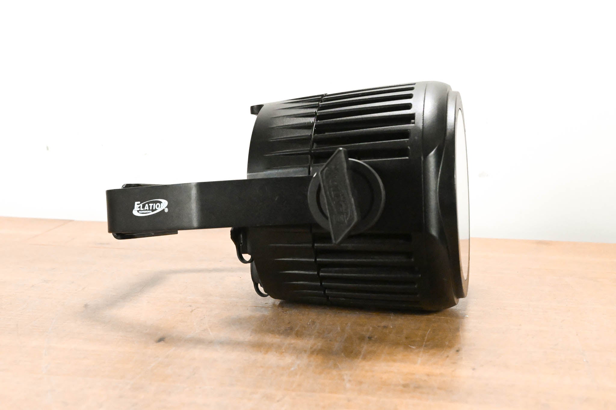 Elation SEVEN PAR 7IP 7-Color LED Par Wash Light (NO POWER CABLE)