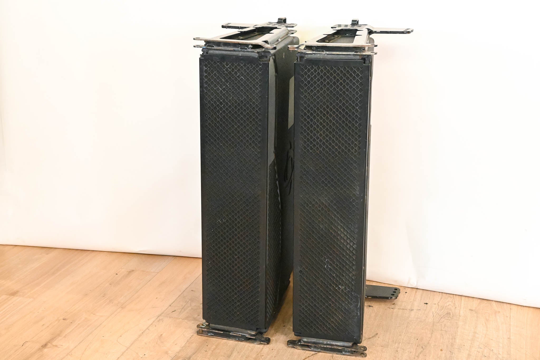 Soundbridge Xyon 7208XY Compact Line-Array Speaker (PAIR)