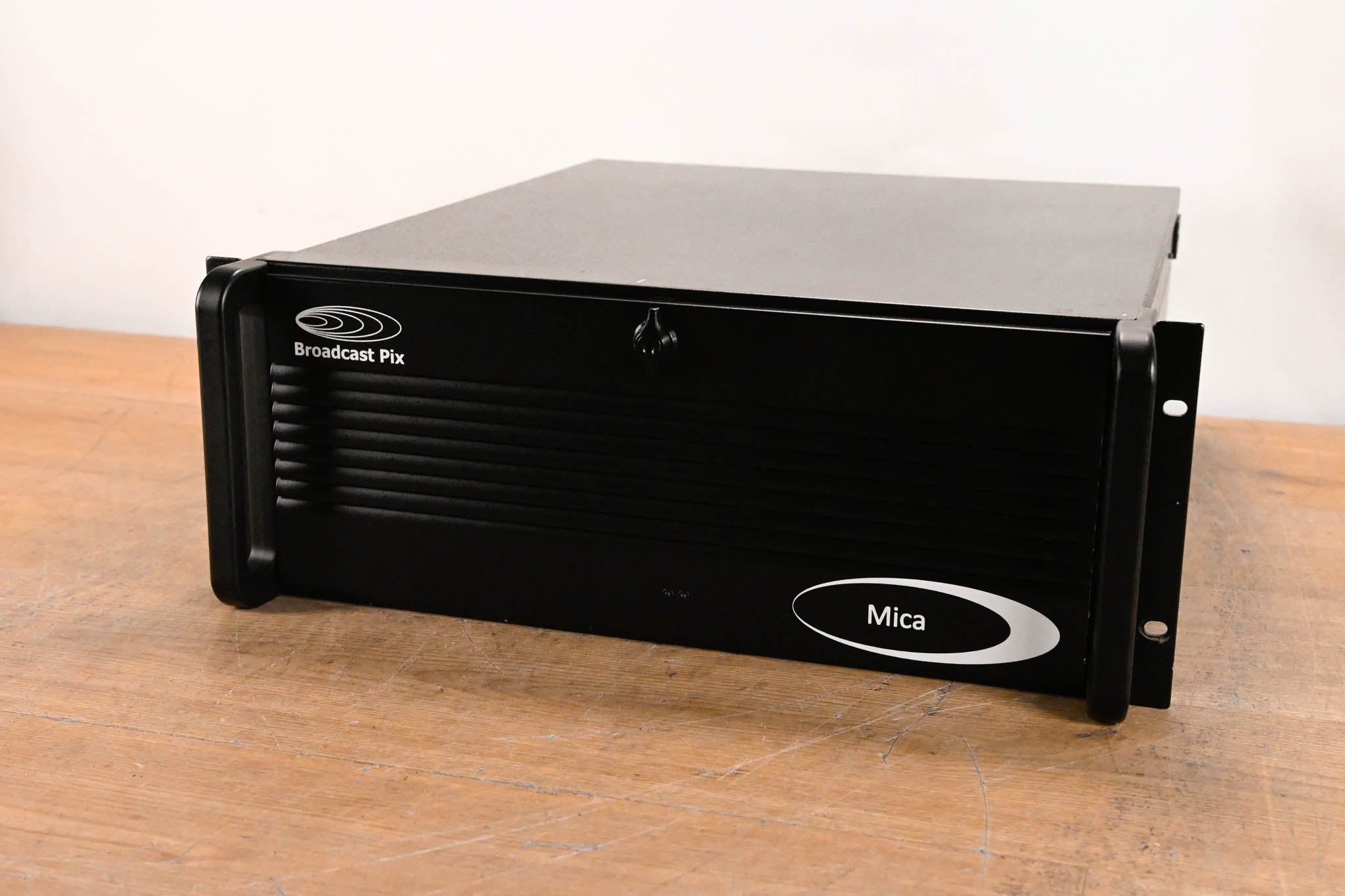 enaページ Broadcast Pix MICA 1ME HD Video Switcher with 8x HD SDI Inputs CG01EVA