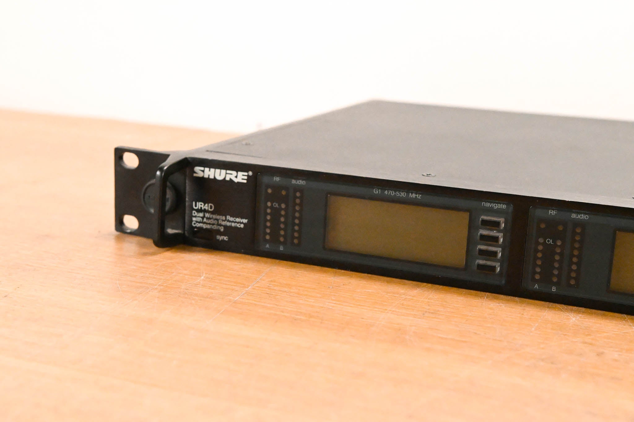 Shure UR4D Dual Wireless Receiver with one UR1 Bodypack - G1