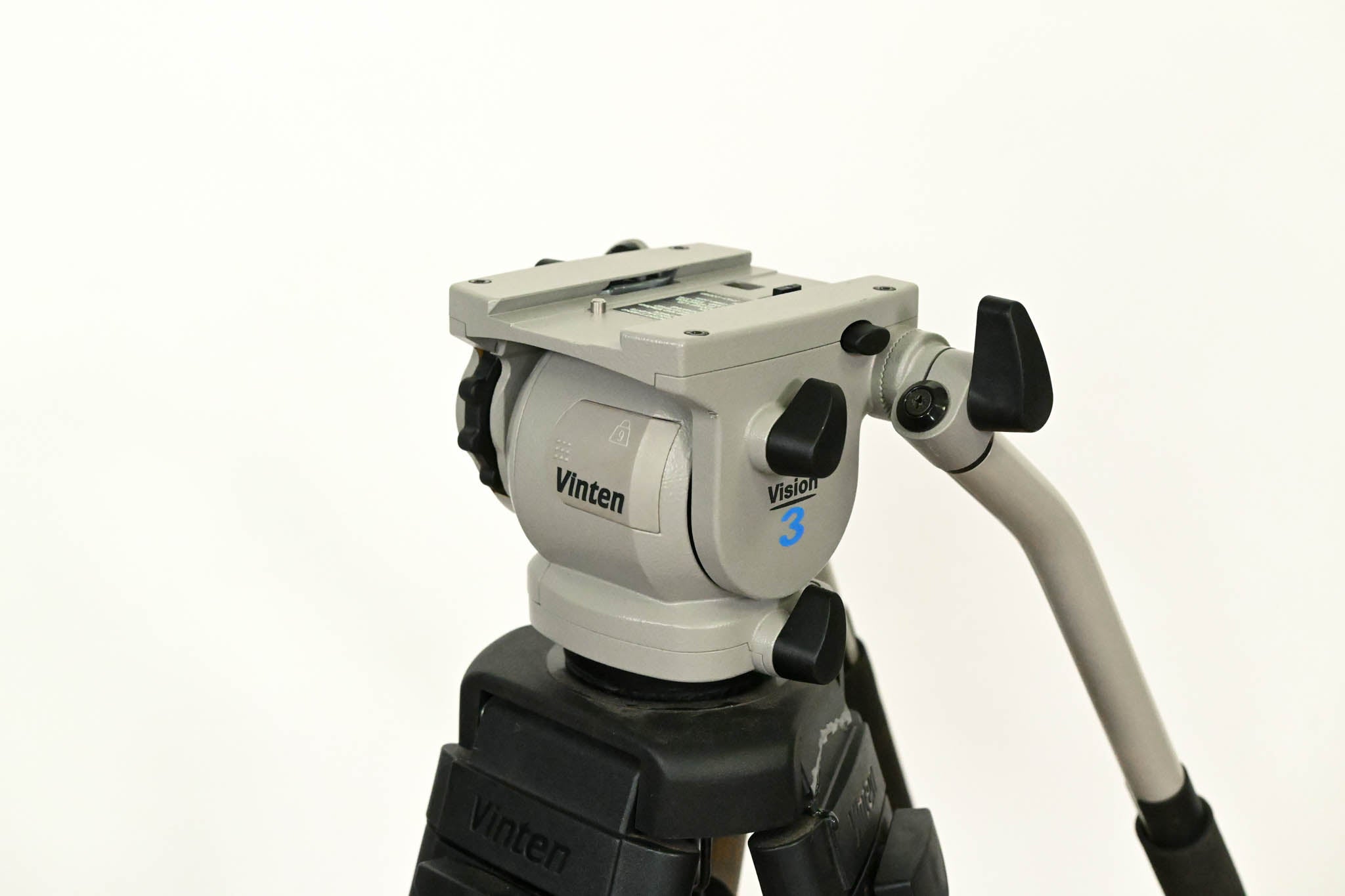 Vinten Vision 3 Fluid Head with Two-Stage Aluminum Tripod
