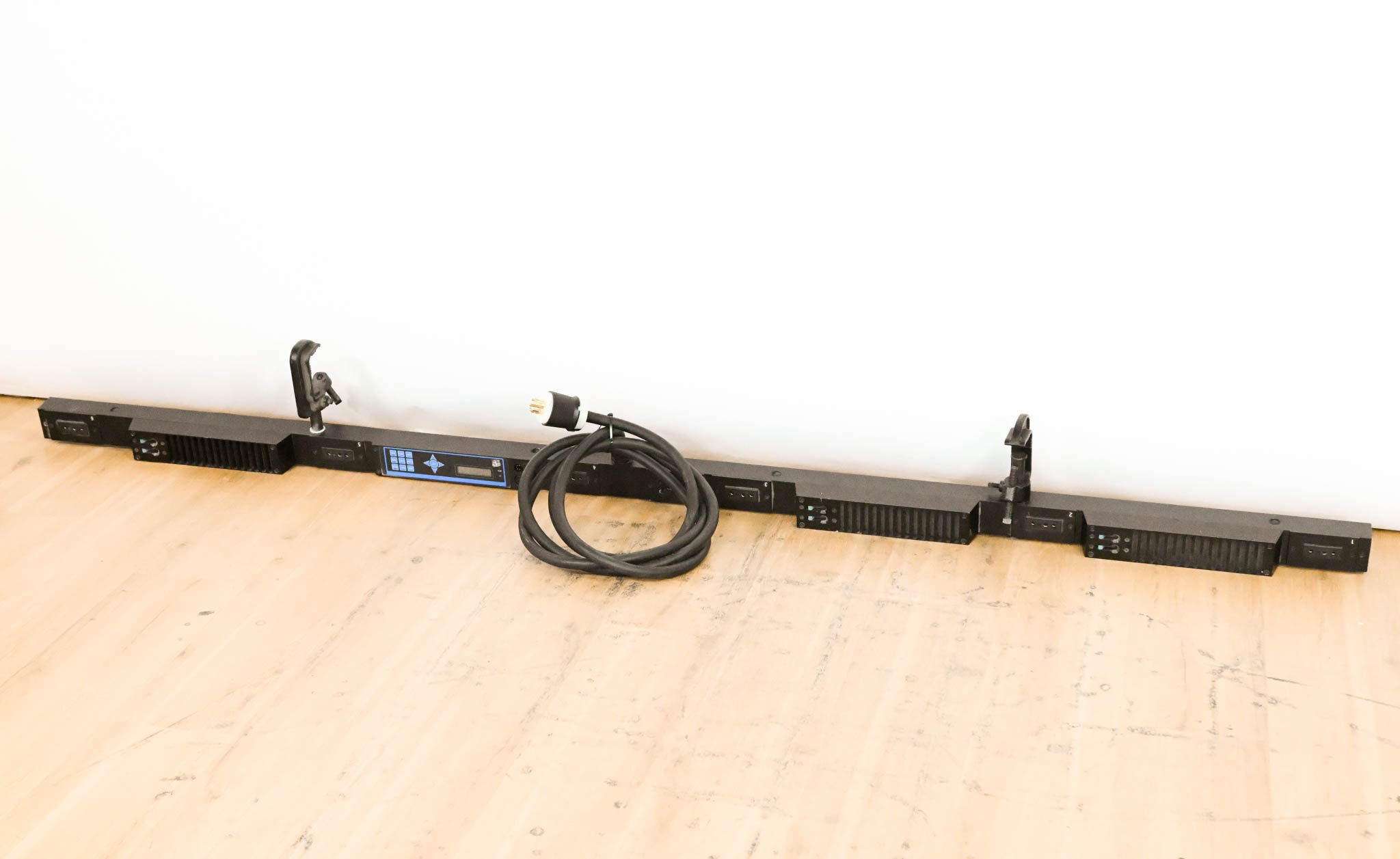ETC SB6-10M 6 x 10A (1200W) SmartBar with Stage Pin Connectors