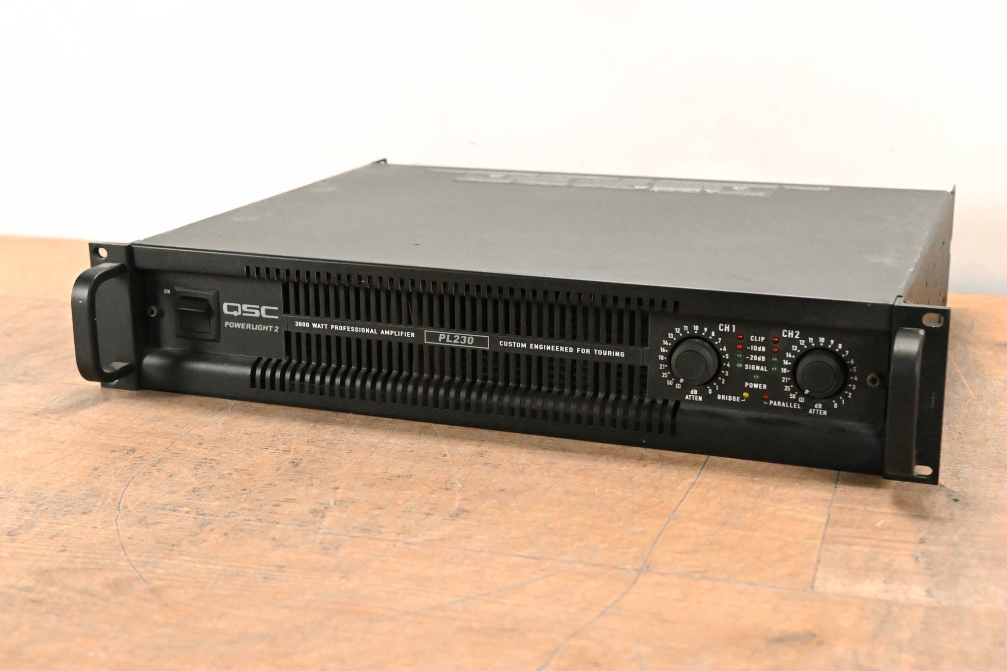 QSC PL230 PowerLight 2 Series 2-Channel 1500W Power Amplifier