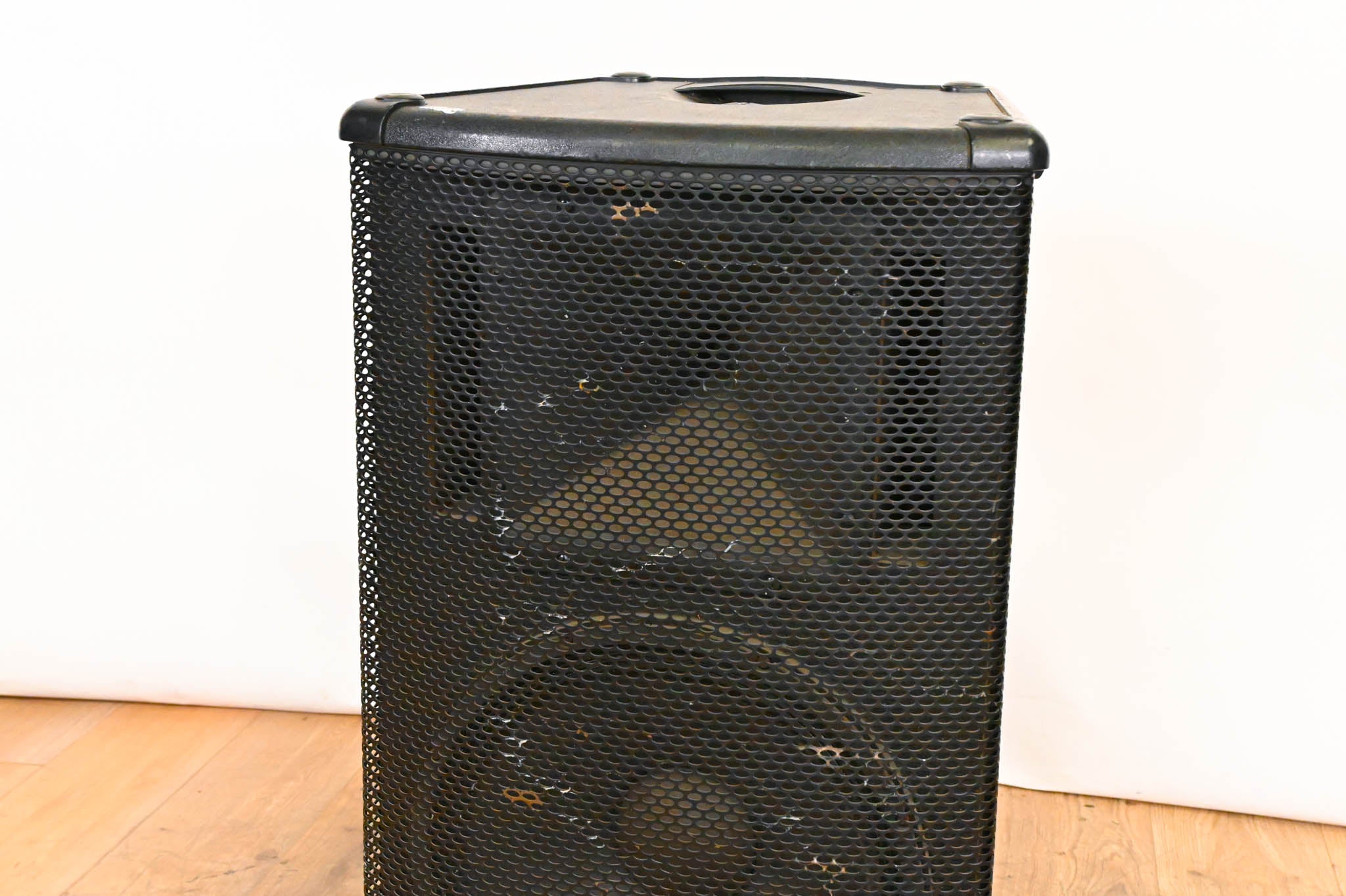 Mackie SA1521 15" Two-Way Powered Loudspeaker
