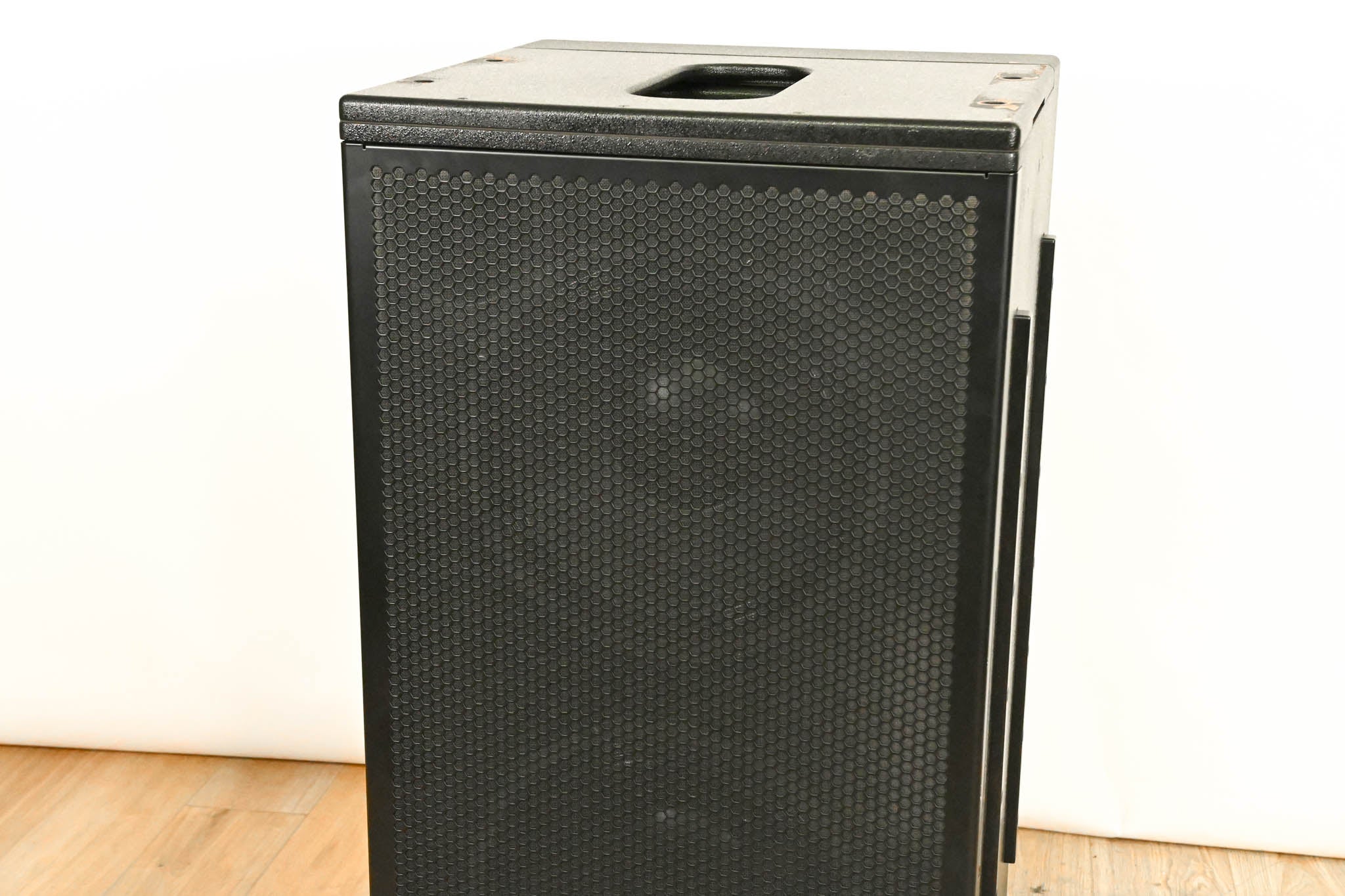 Meyer Sound 600-HP Compact High-Power Subwoofer