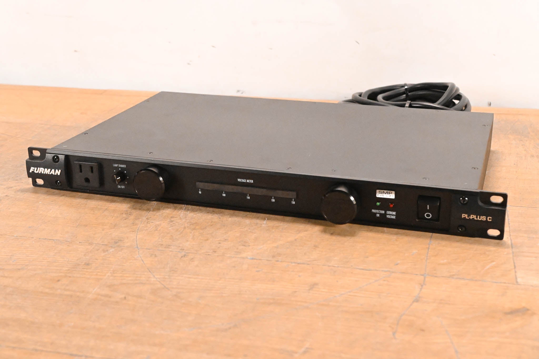 Furman PL-PLUS C 15A Power Conditioner with Voltmeter