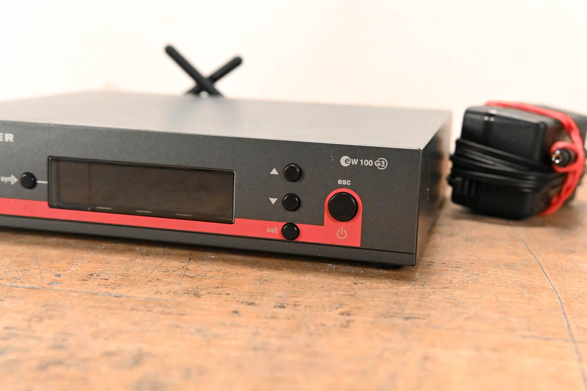 Sennheiser EM 100 G3 Wireless Receiver - B2 Range: 626-662 MHz