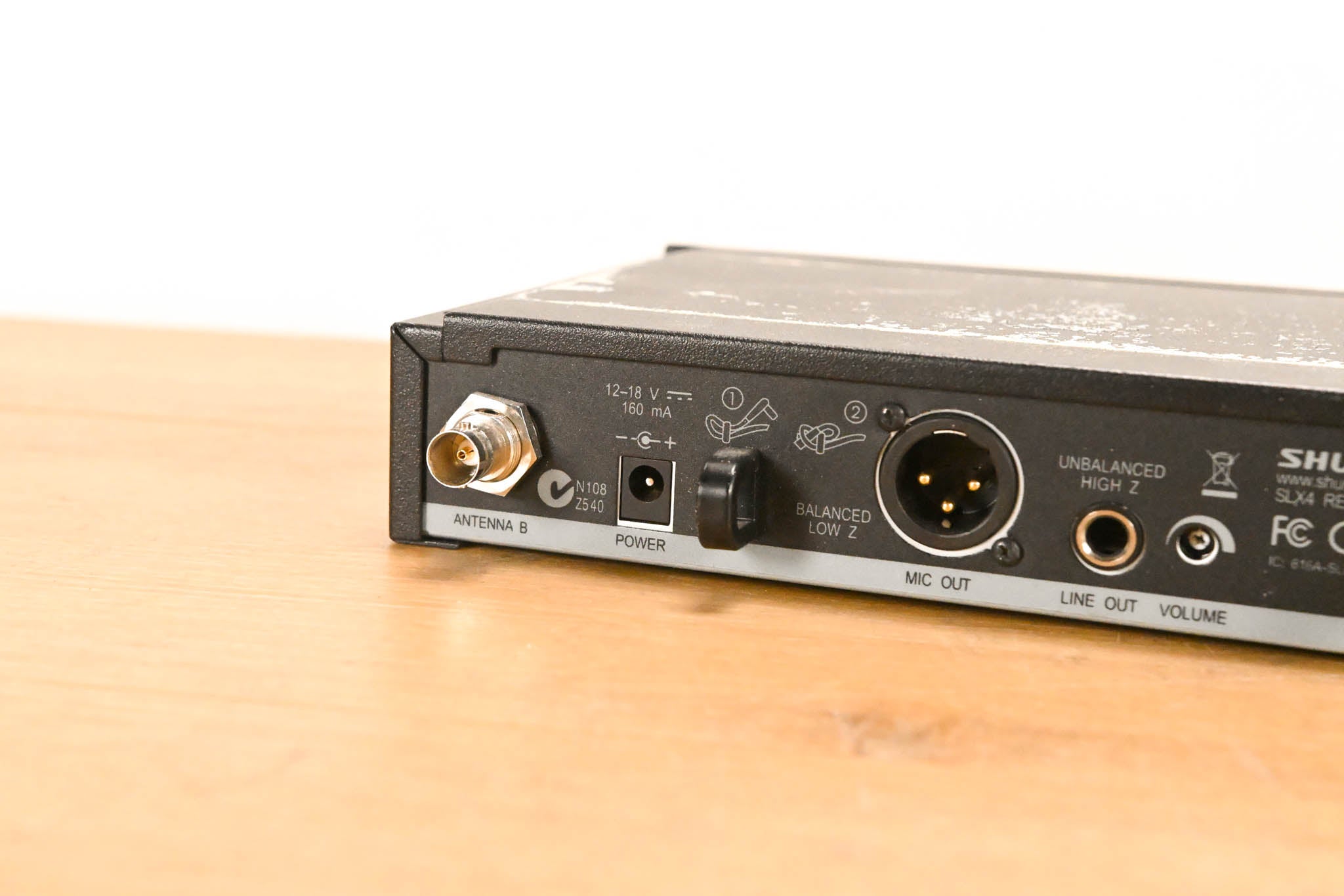 Shure SLX14 Bodypack Wireless System - J3 Band (NO POWER SUPPLY)