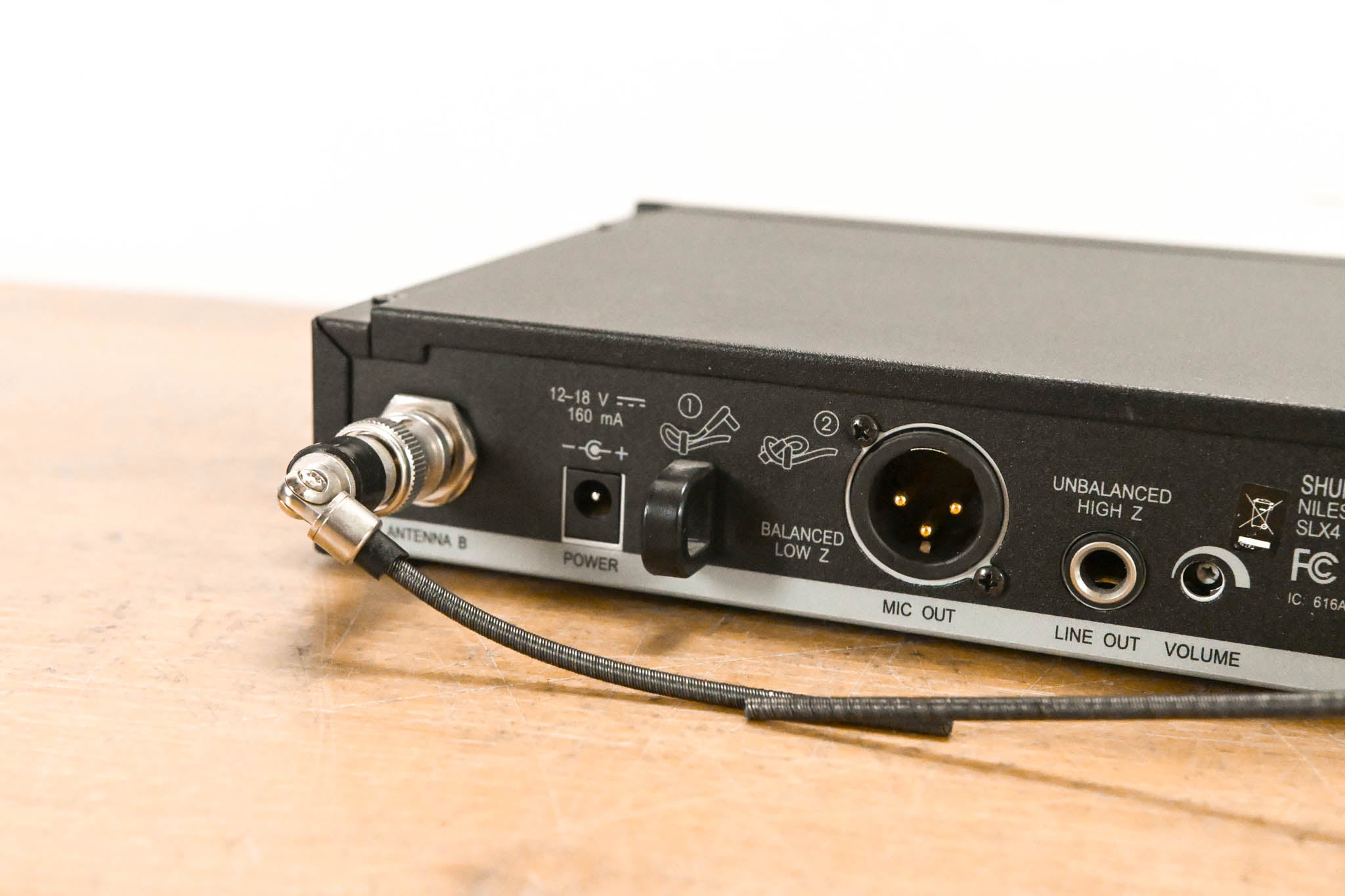 Shure SLX4 Wireless Receiver - H5 Band: 518-542 MHz (NO POWER SUPPLY)